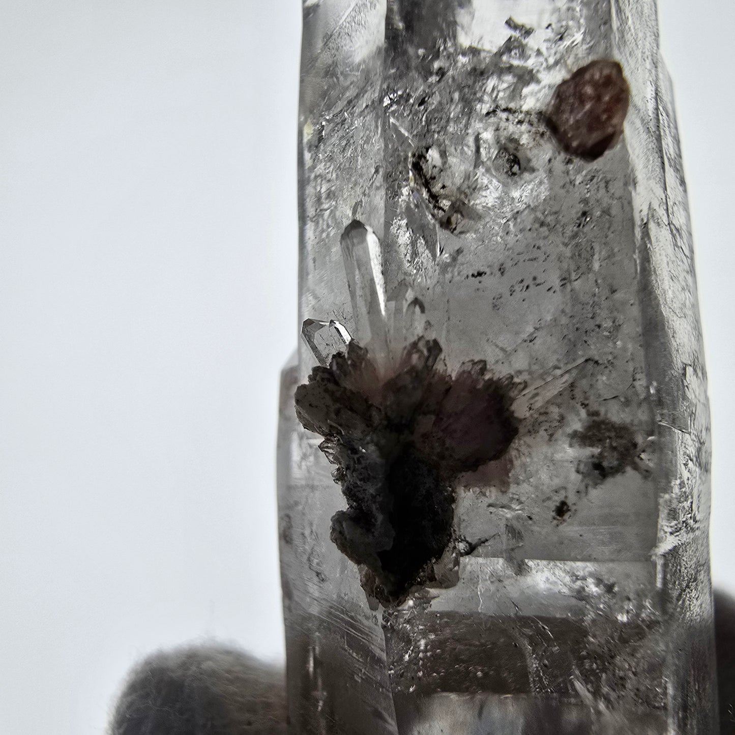 Sceptre de poche Enhydro Skeleton Smoky Quartz DT Valentine Goboboseb Namibie 112*26*18mm