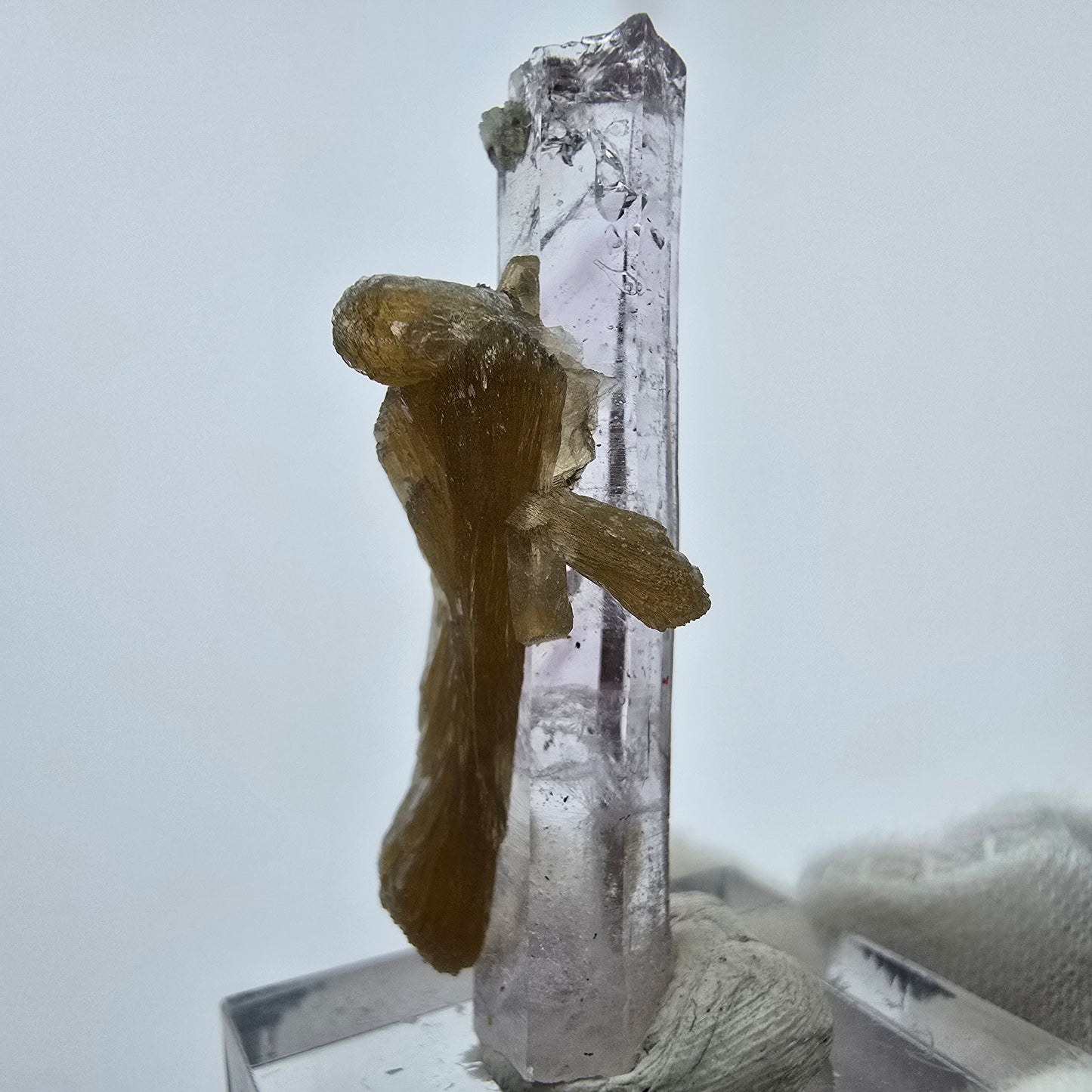 Phantom Amethyst Kristall mit Stilbit Goboboseb, Namibia 40*13*10mm Sammlung