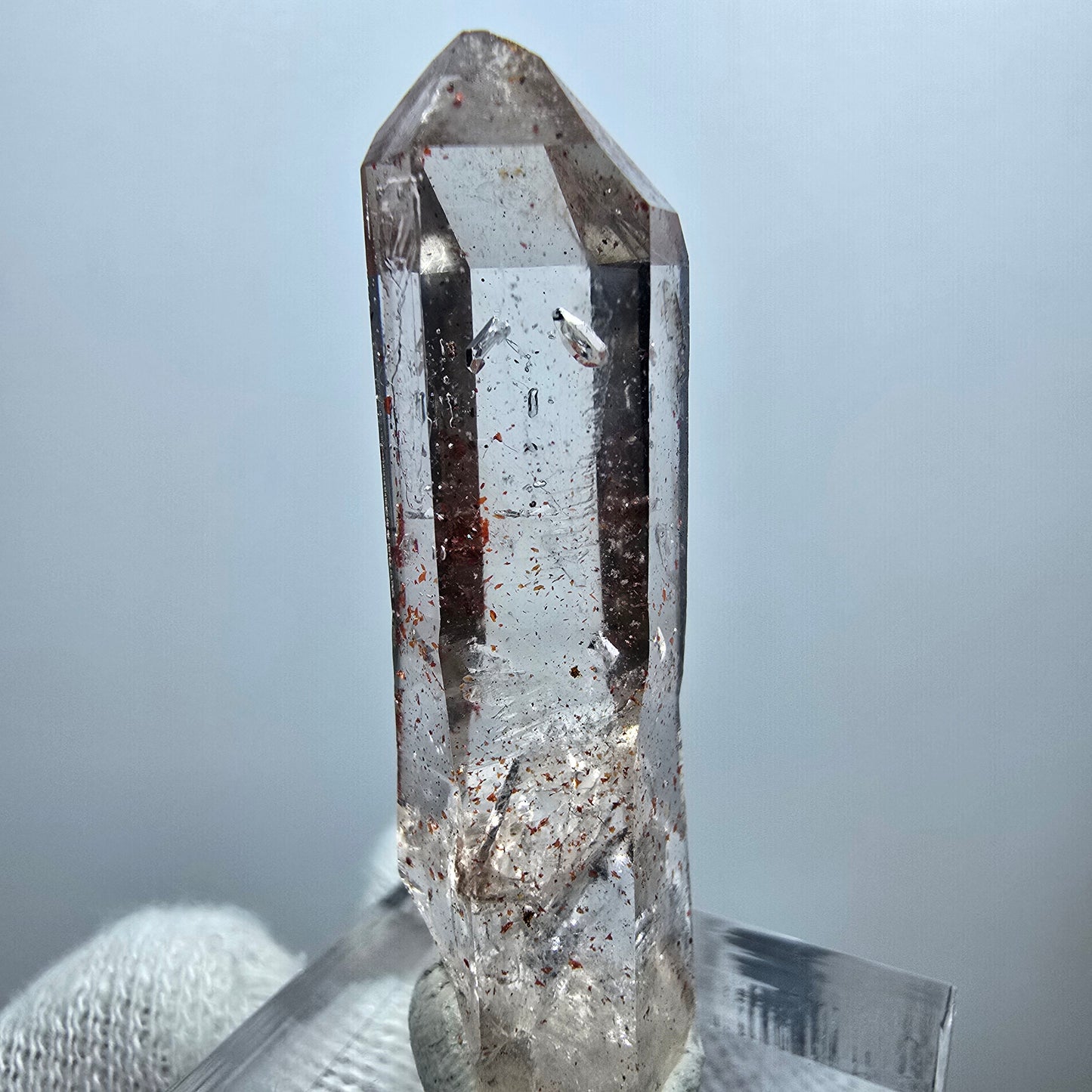 Quartz fumé fantôme transparent, pointe de fer, Goboboseb, Namibie, 41 x 12 x 10 mm