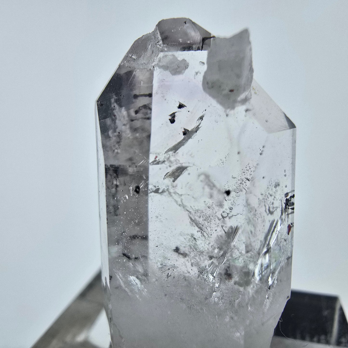 Harlekin Phantom Quarz Kristall Streep Mine, Goboboseb, Namibia 28*14*13mm