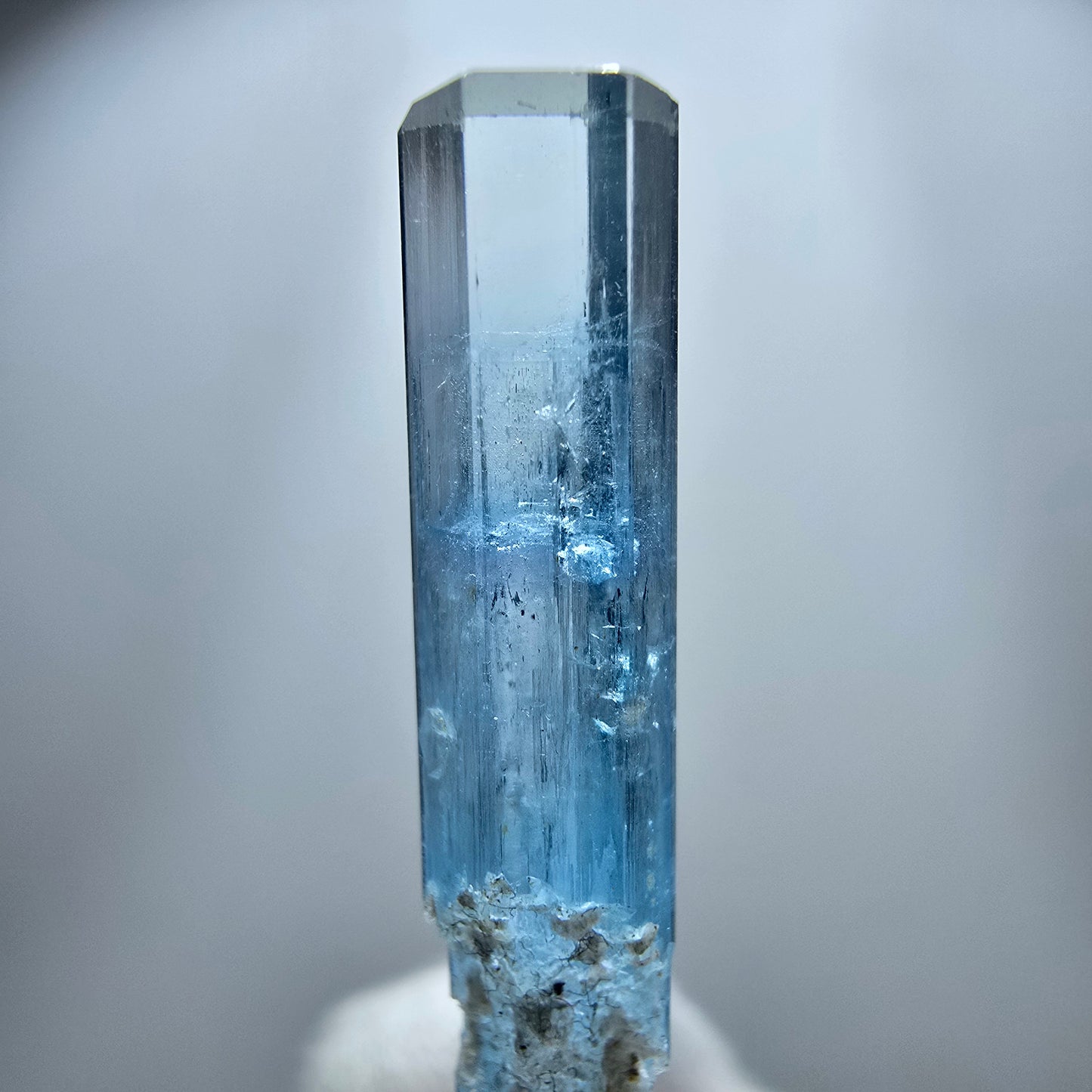 Klarer Aquamarin X DT Kristall, blau Erongo, Namibia 40*6*6mm
