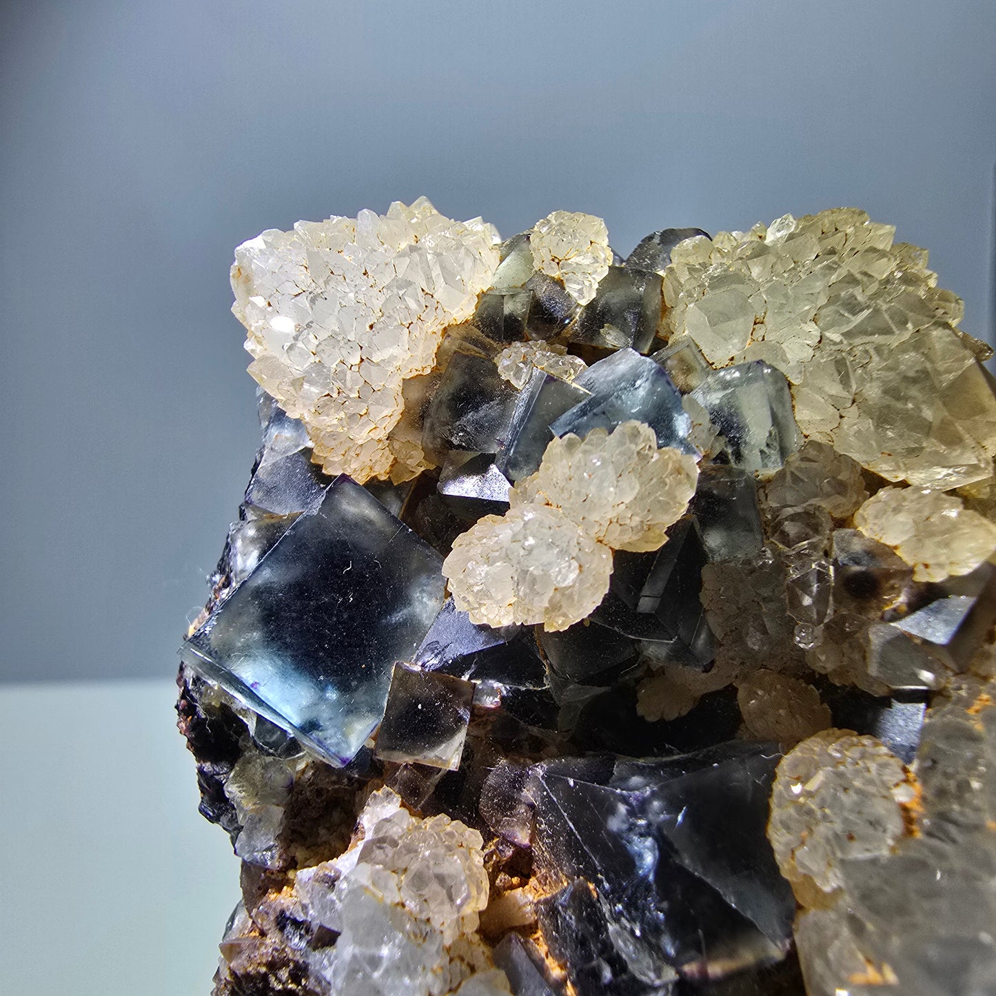 Grand cube de fluorite fantôme, spécimen de quartz bleu vert violet Okorusu, Namibie 95 x 68 x 58 mm