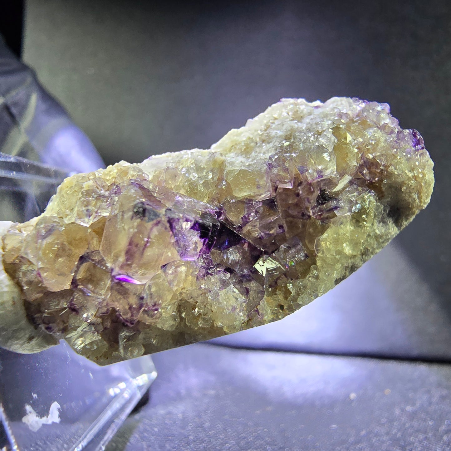 Klare zonare Fluorit Würfel Stufe lila weiß 36*17*10mm Okorusu, Namibia Sammlung
