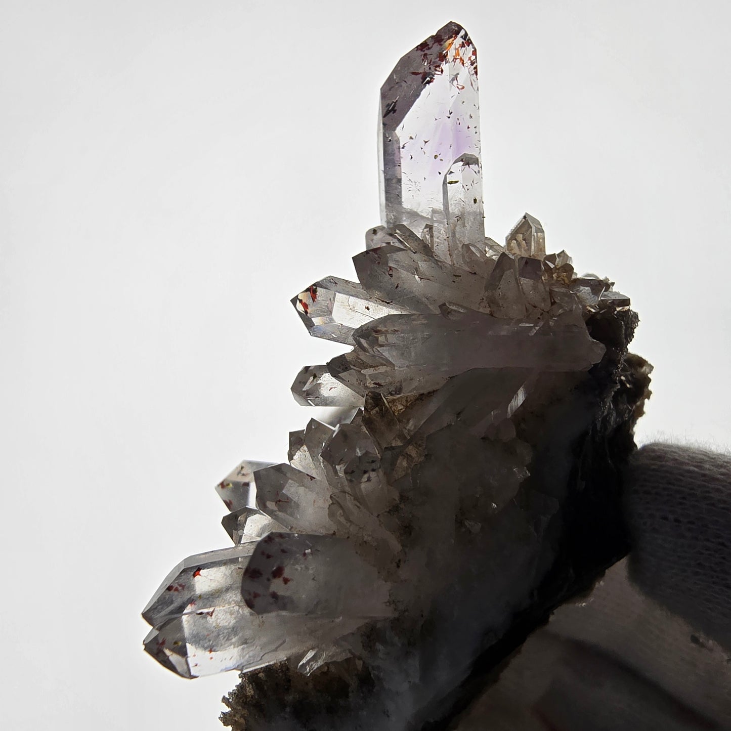 Quartz fumé Harlequin, spécimen de calcite UV, poche Valentine Goboboseb, Namibie, 79 x 63 x 34 mm