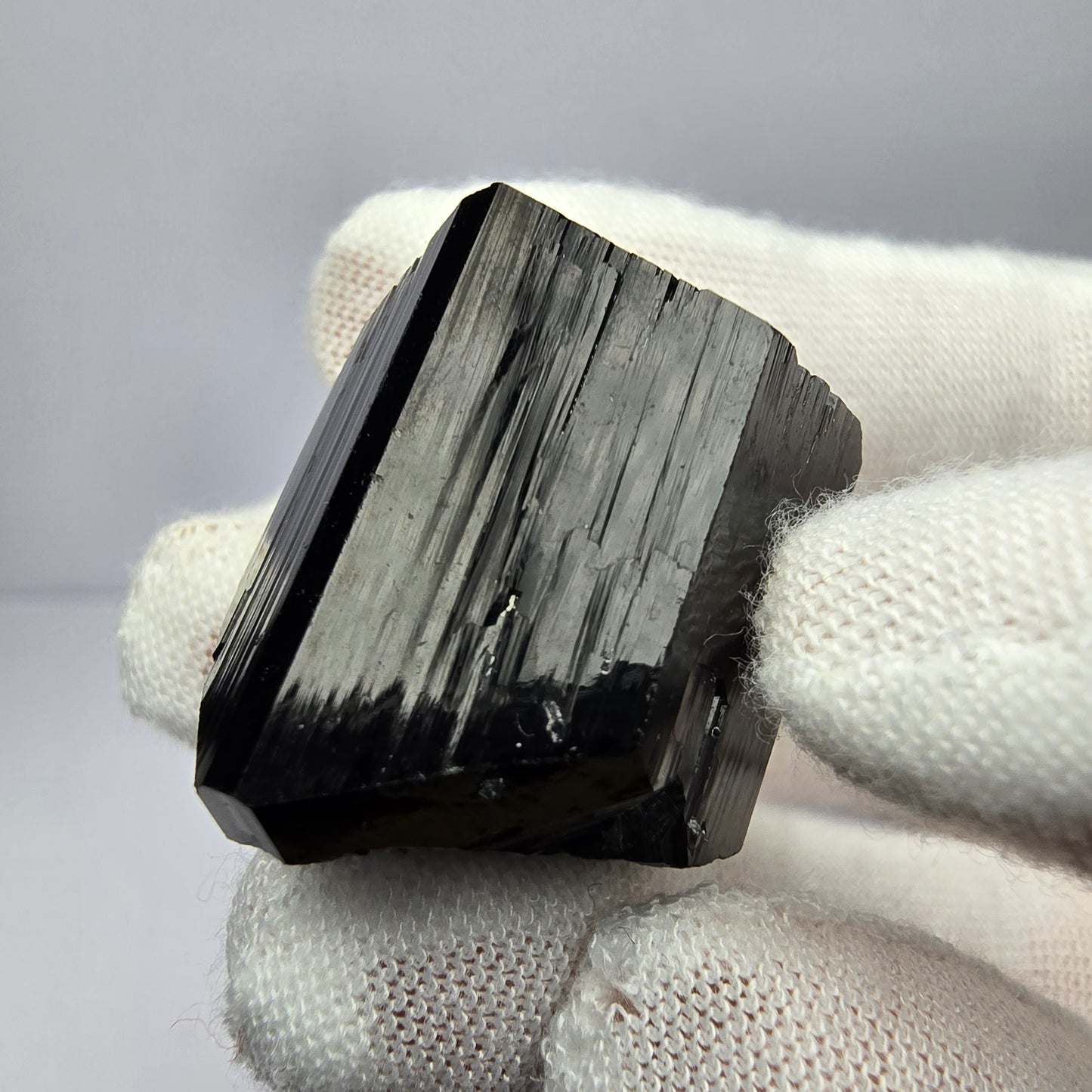 Symmetrischer Schörl Turmalin mit Hyalit Erongo, Namibia 26*23*20mm Sammlung