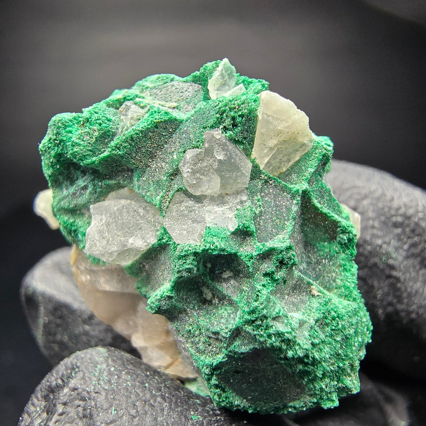 Seltene Malachit Stufe, grün Kaokoveld, Namibia 26*23*15mm Mineraliensammlung