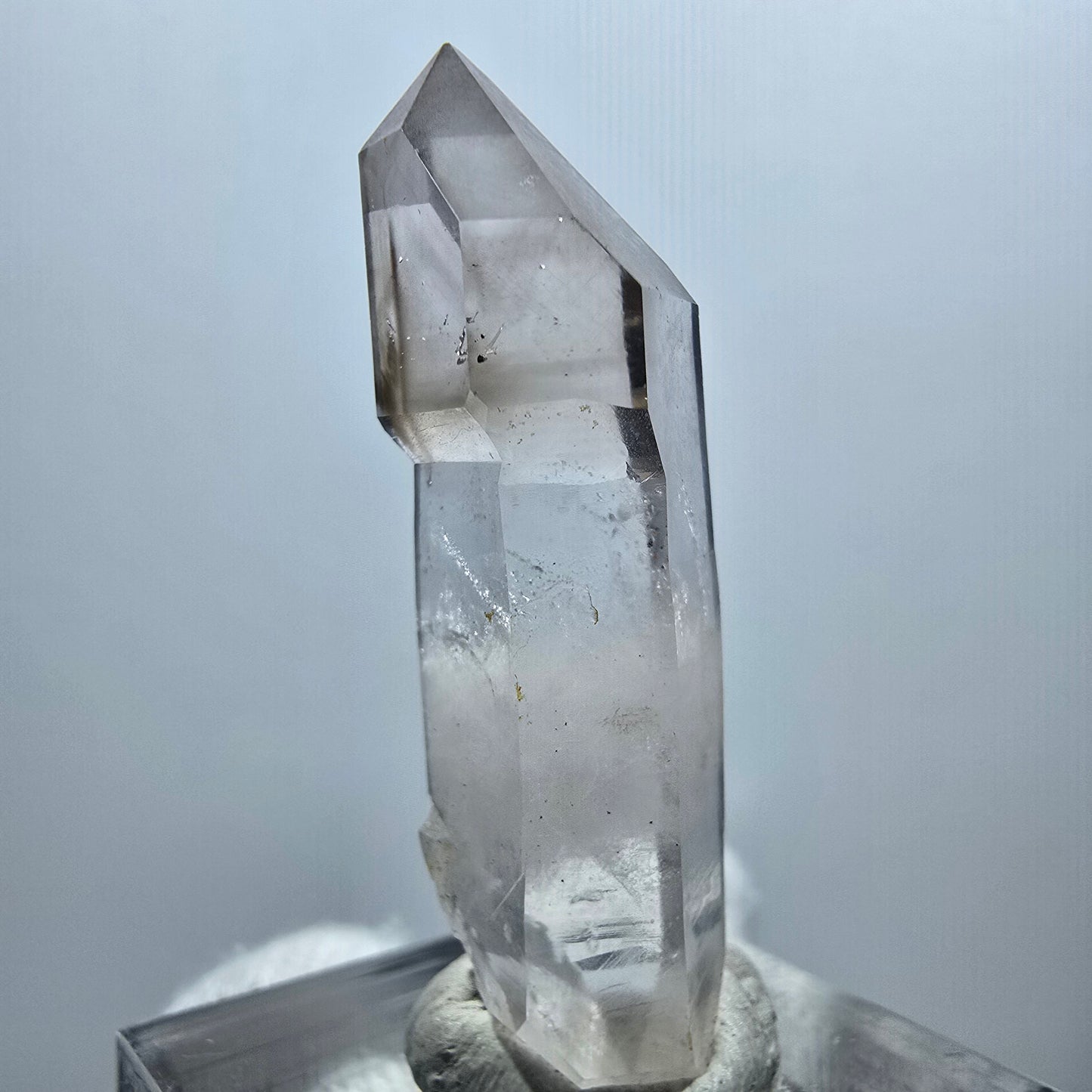 Quartz fumé fantôme transparent DT Scepter Point Goboboseb, Namibie 39 x 11 x 9 mm
