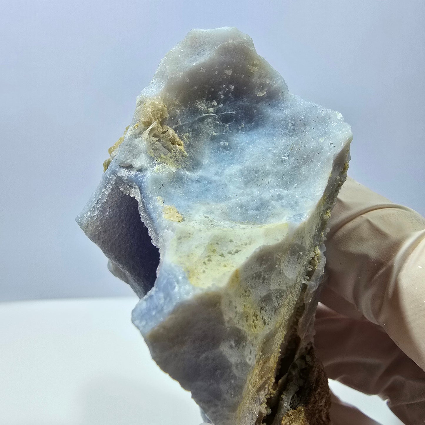 Calcédoine bleue rare, spécimen d'agate dentelle bleue Namibie 103*42*37mm
