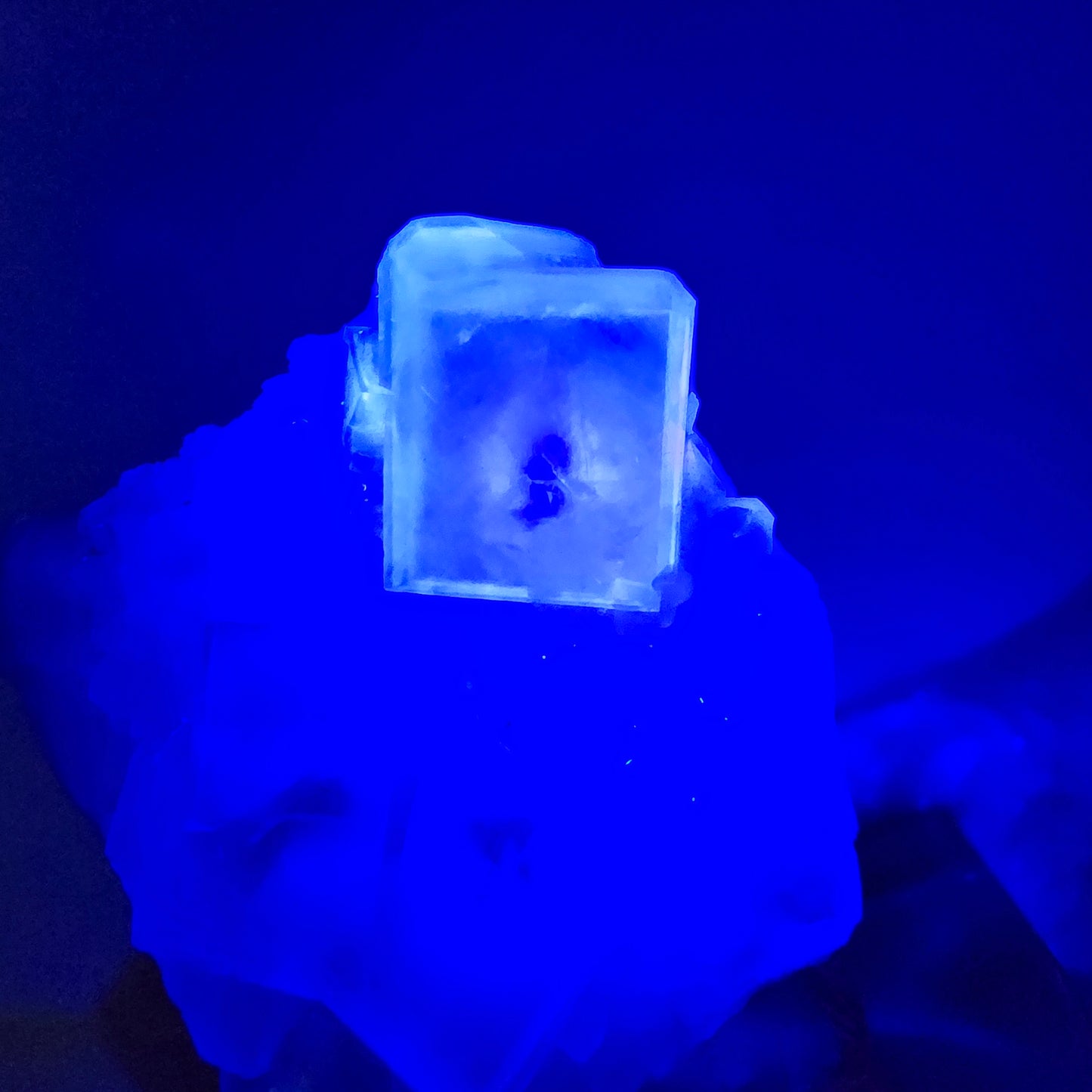 Seltene UV Phantom Fluorit Würfel, Quarz Stufe Brandberg, Namibia 30*25*15mm