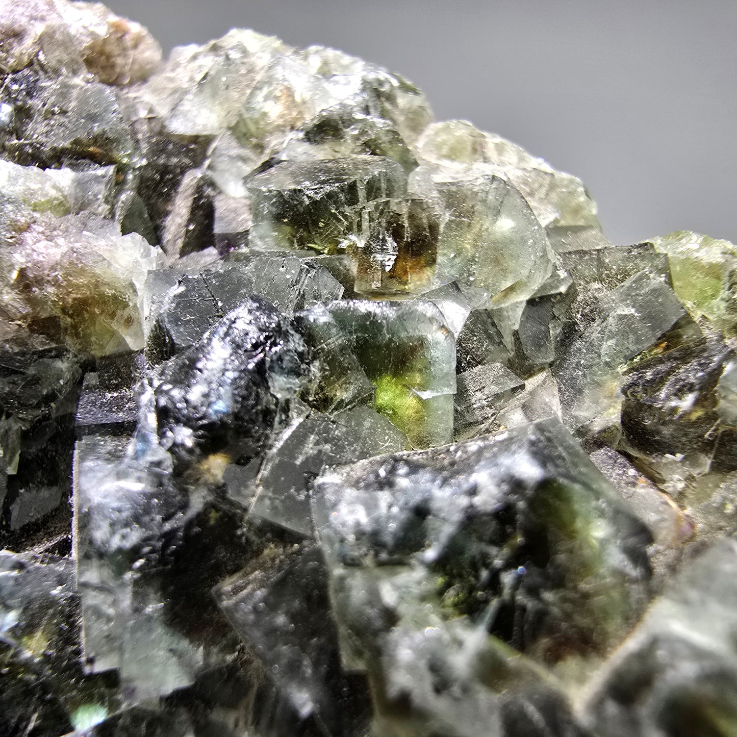 Schöne Phantom Fluorit Würfel Stufe grün braun Okorusu, Namibia 70*68*15mm