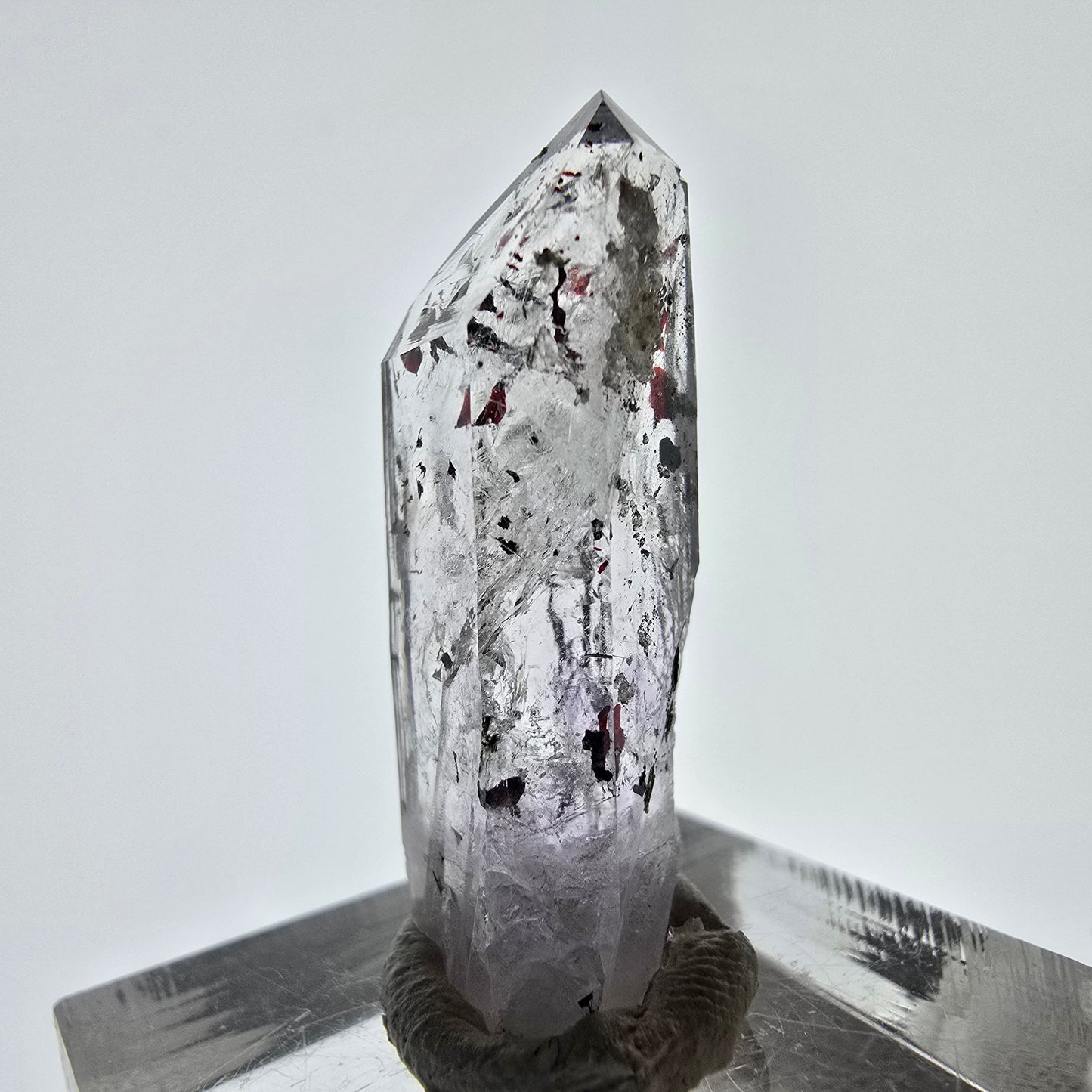 Mine d'améthyste Harlequin Phantom Point Streep, Goboboseb, Namibie, 31 x 11 x 9 mm