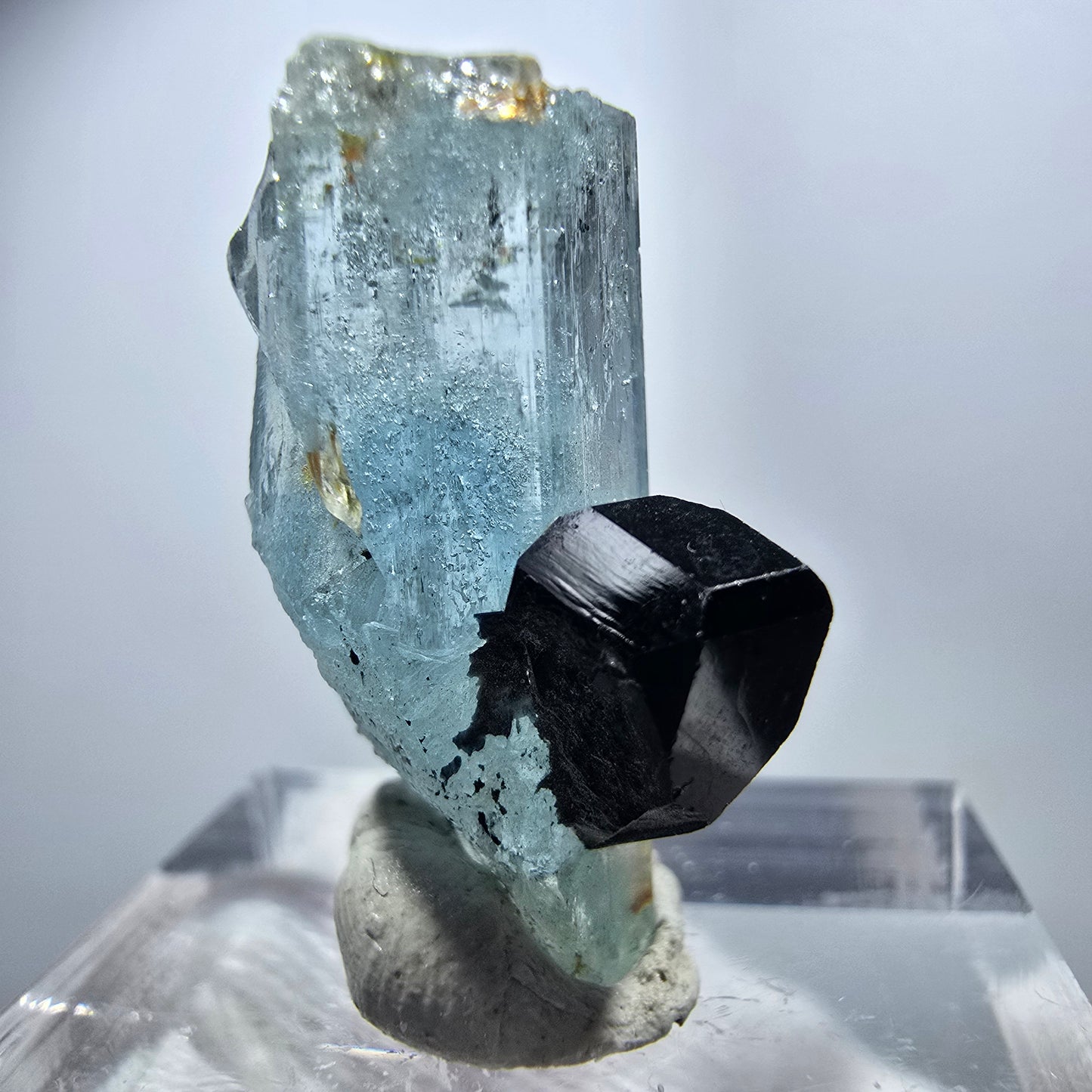 Seltener Aquamarin X mit Schörl Turmalin Erongo, Namibia 23*14*13mm