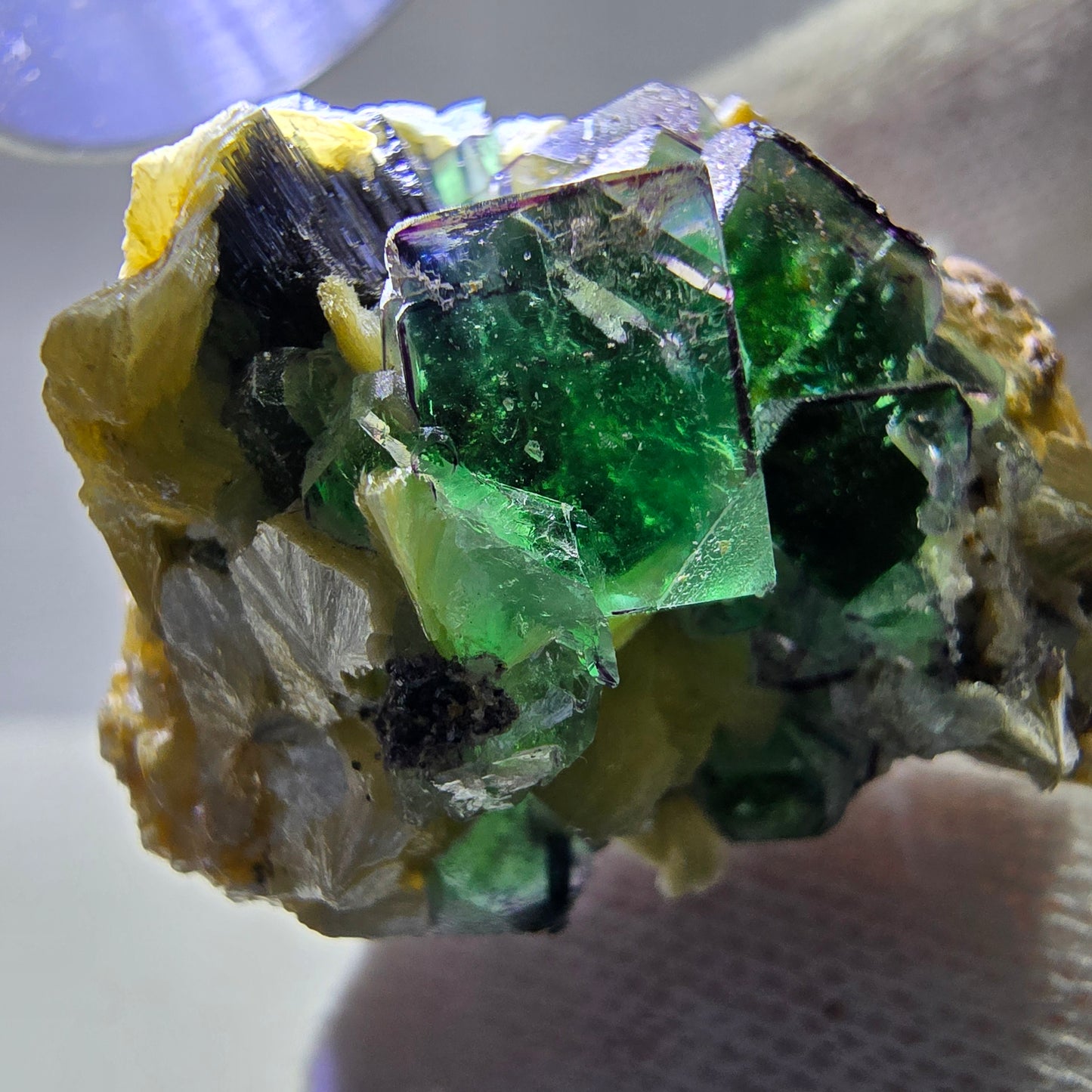 Cube de fluorite fantôme, spécimen de tourmaline scholle muscovite, Erongo, Namibie, 30 x 28 x 23 mm