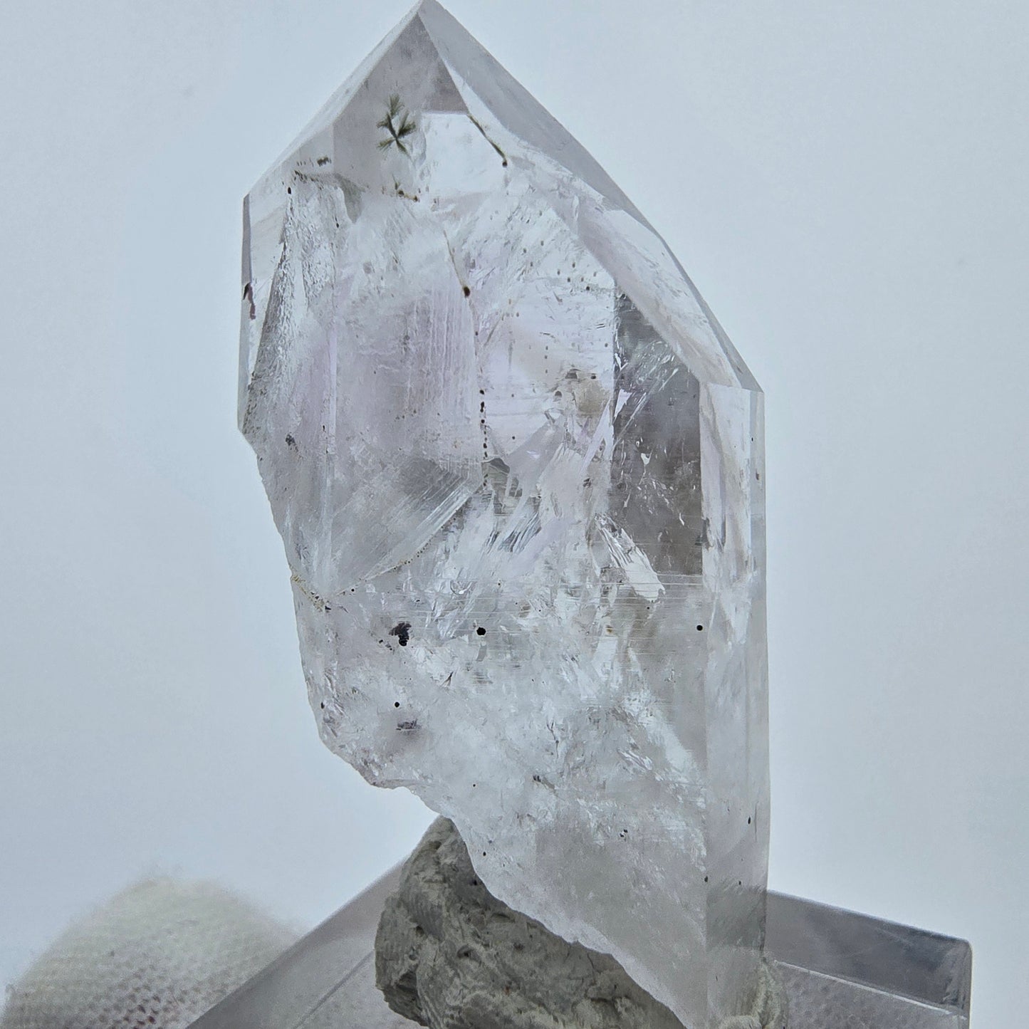 Harlekin Phantom Amethyst mit Epidot Streep Mine, Goboboseb, Namibia 46*22*20mm
