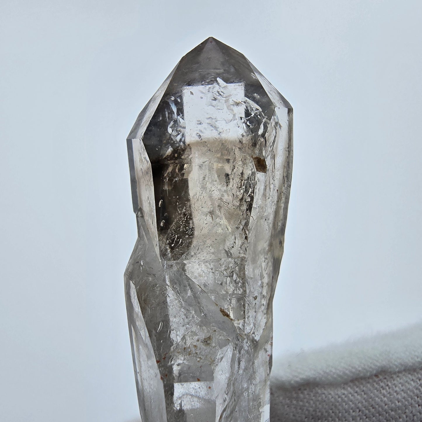 Enhydro Phantom Smoky Quartz Sceptre Tip 1x Bubble Goboboseb, Namibie 50*19*12mm