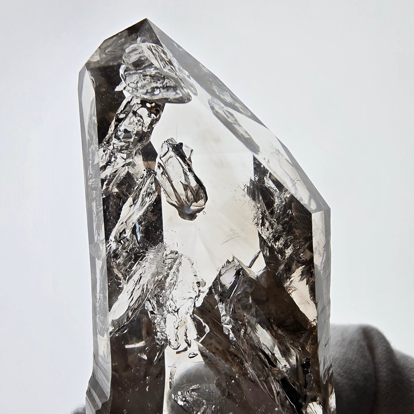 Sceptre en quartz fumé Window Phantom, calcite UV Valentine Pocket Goboboseb Namibie 90 x 38 x 25 mm