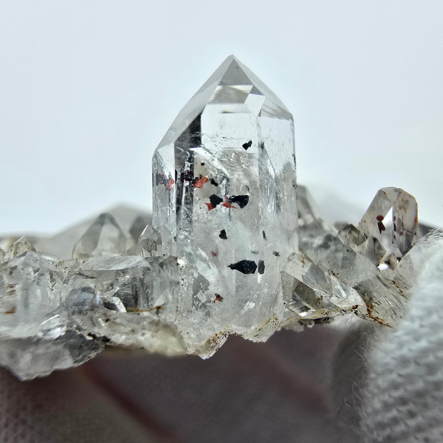 Spécimen rare de quartz fantôme Harlequin, mine Streep, Goboboseb, Namibie, 41 x 29 x 14 mm