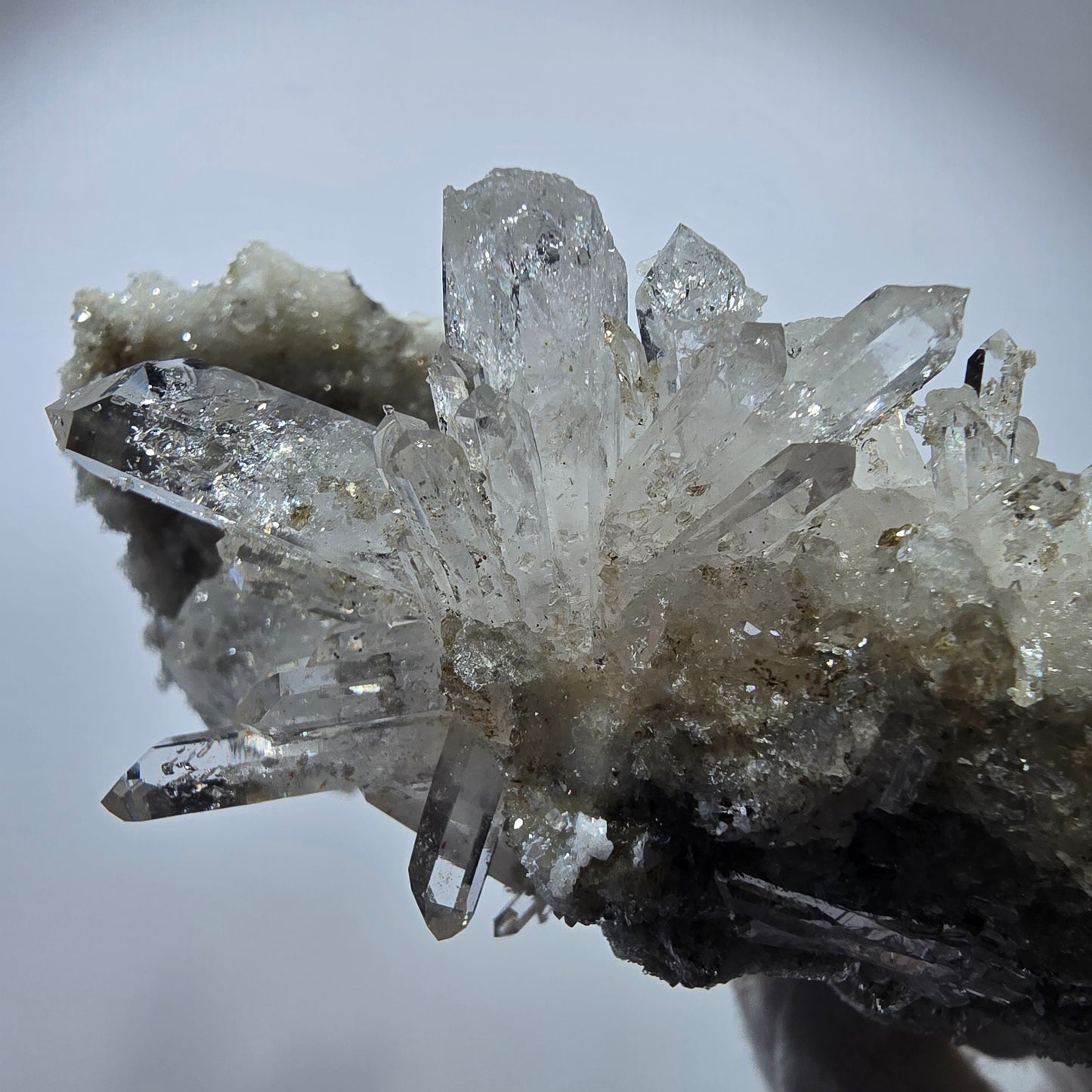 XL Phantom Smoky Quartz DT, calcite UV sur matrice Valentine Pocket, Namibie 166 x 81 x 47 mm