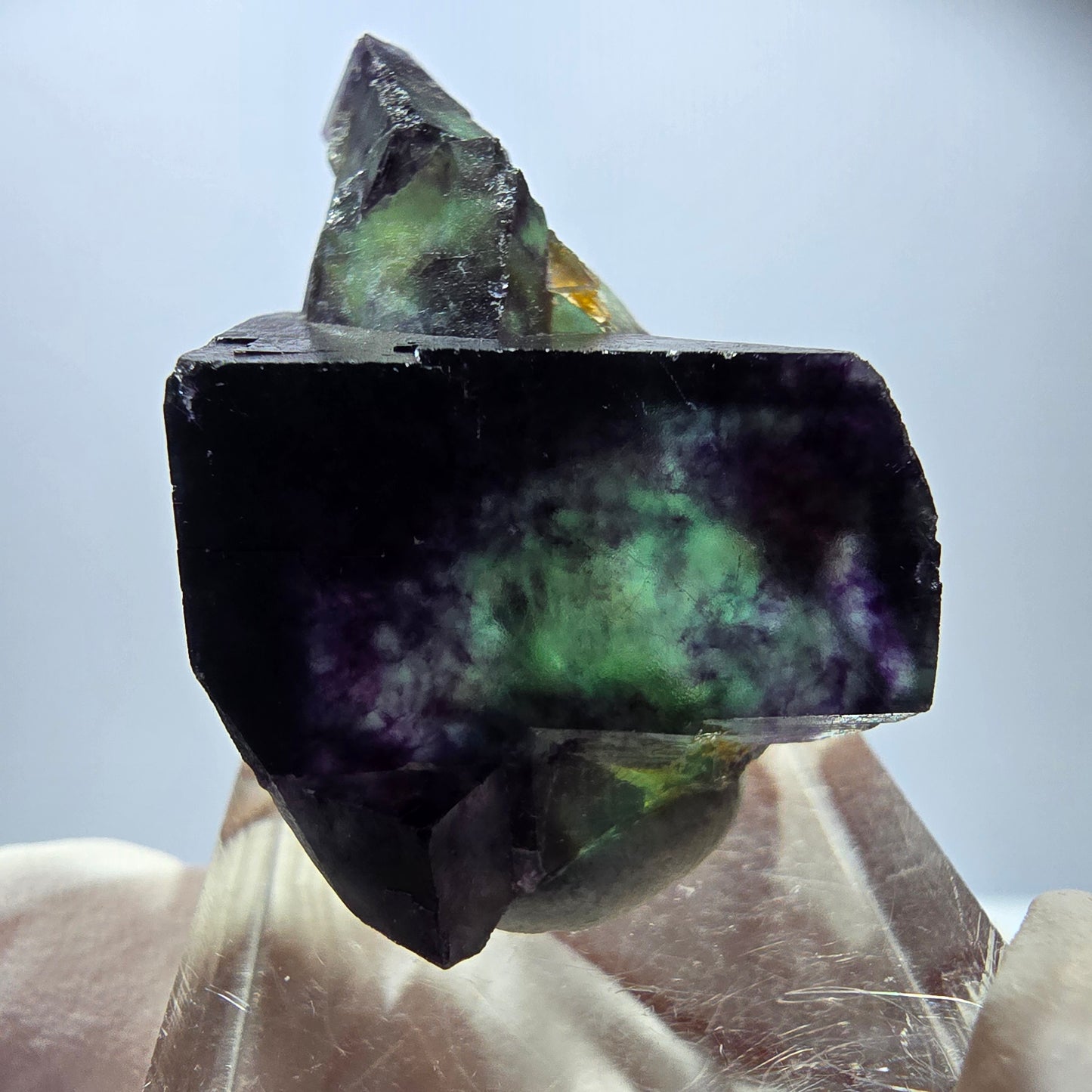 Spécimen rare de cube de fluorite, vert violet, Okorusu, Namibie, 40 x 25 x 18 mm