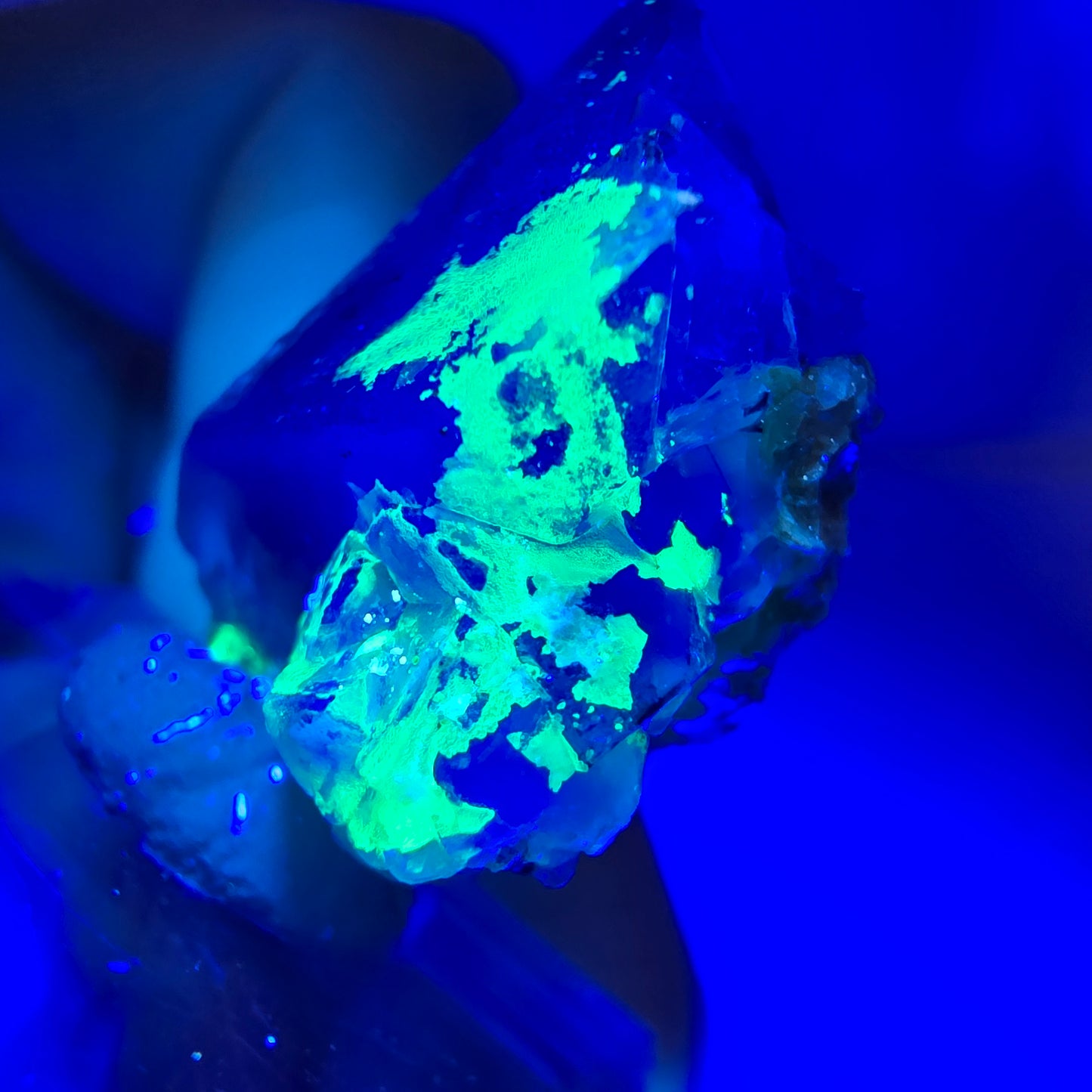Cube de fluorite fantôme zonal, muscovite, spécimen d'hyalite, Erongo, Namibie, 26 x 18 x 16 mm