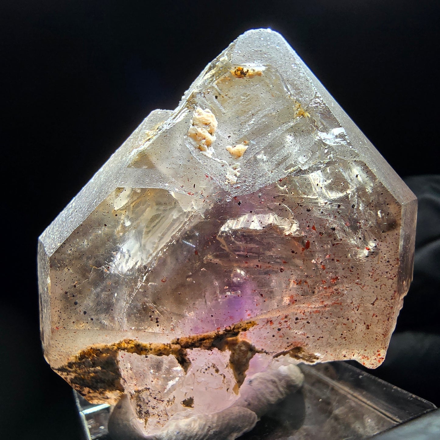 Klare Phantom Amethyst Fensterquarz Spitze 37*34*30mm aus Goboboseb, Namibia