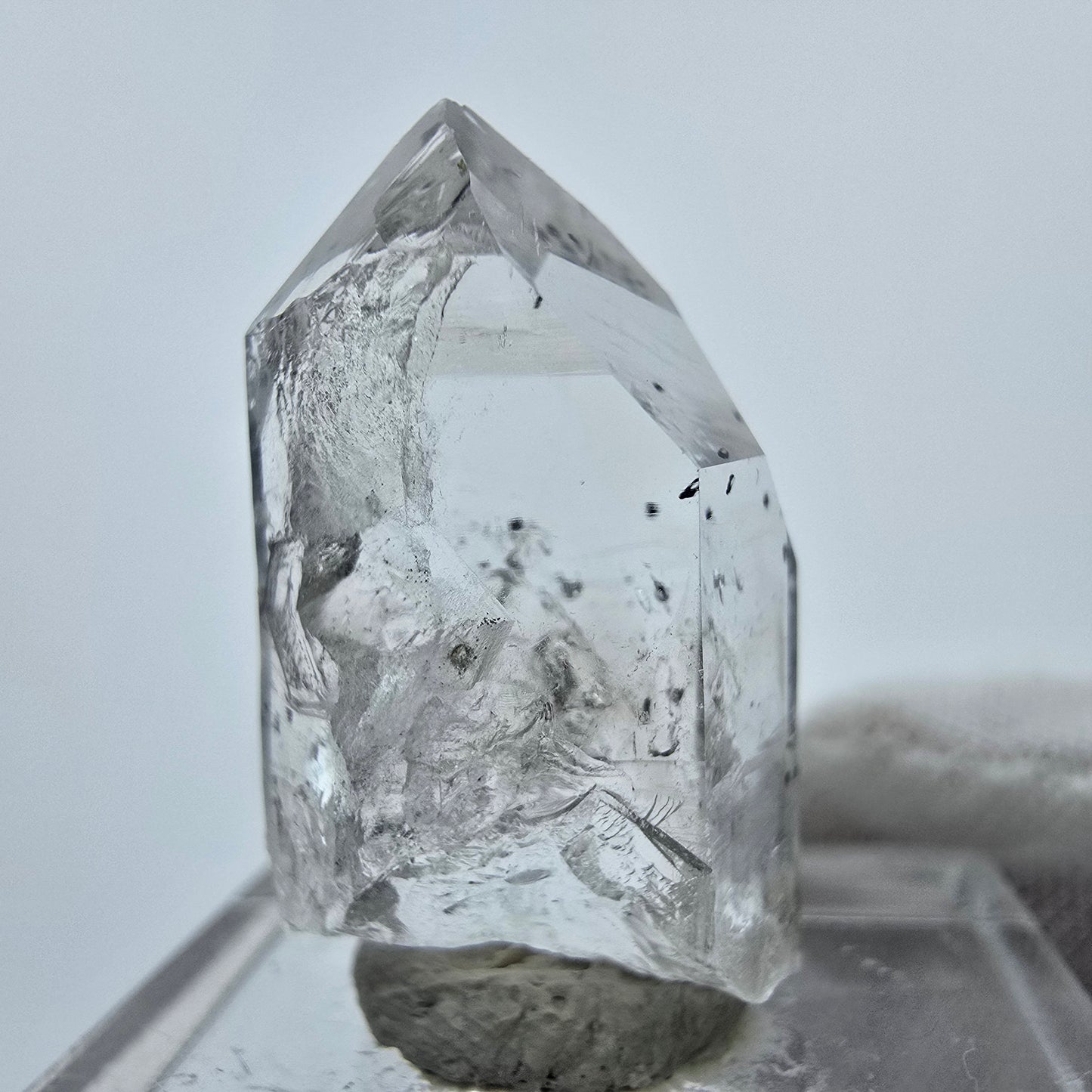 Phantom Amethyst Kristall mit Hämatit Streep Mine Goboboseb Namibia 26*15*11mm