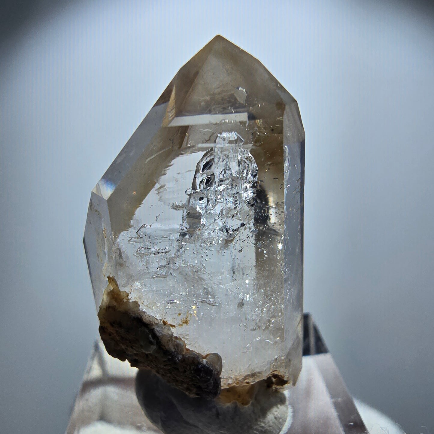 Enhydro Phantom Rauchquarz Spitze, 1x Blase Goboboseb, Namibia 35*19*14mm