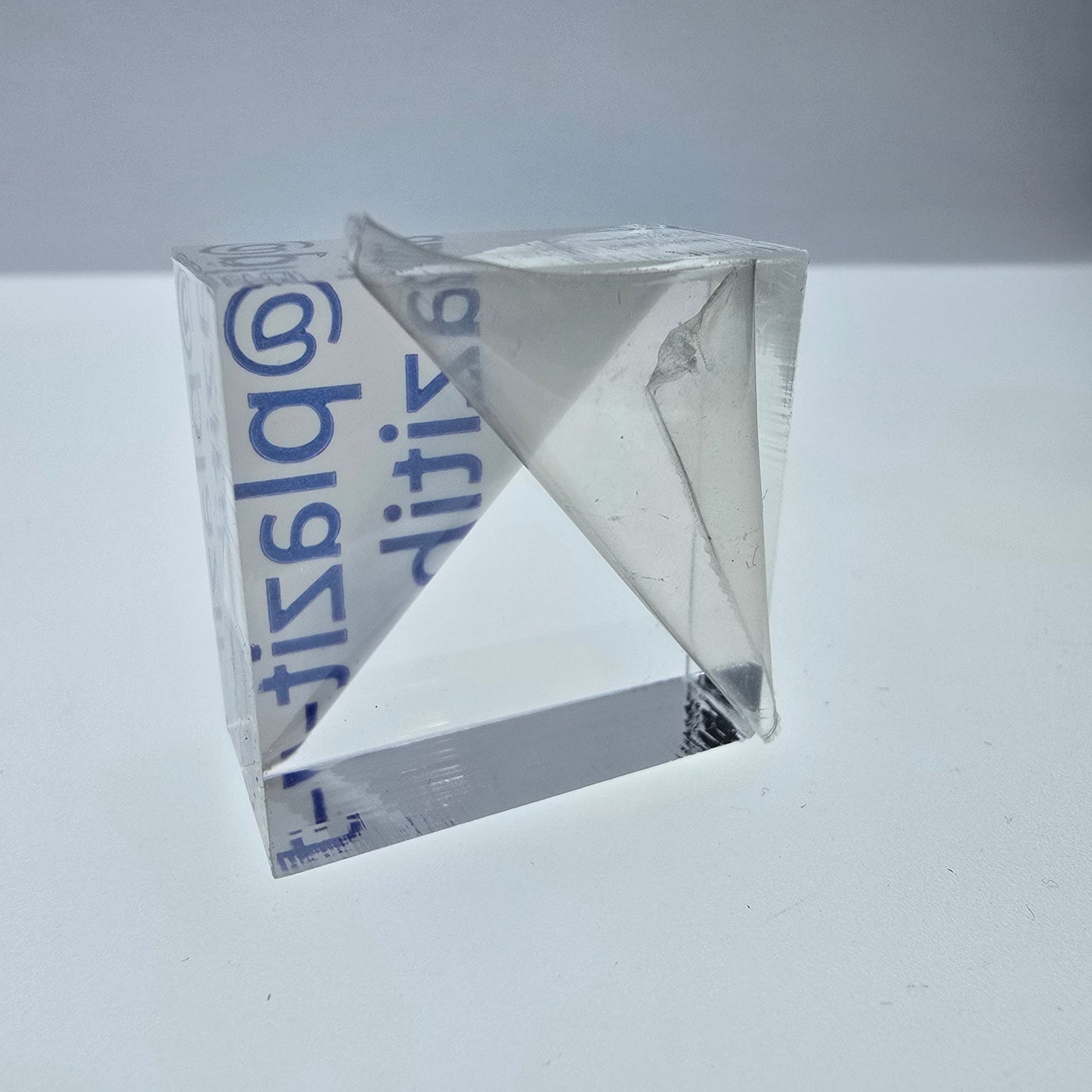 Acrylic base for minerals presentation 30*30*15mm stand plate base clear