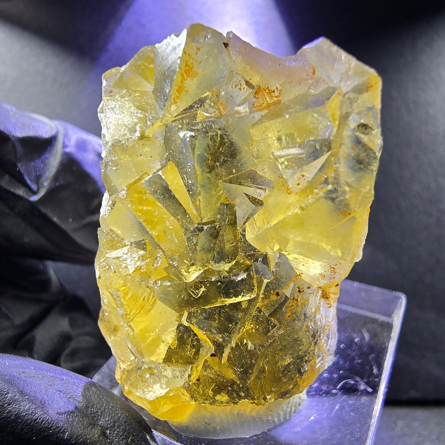 Seltene Honey Pocket Phantom Fluorit XX Würfel Stufe 35*26*14mm Okorusu, Namibia