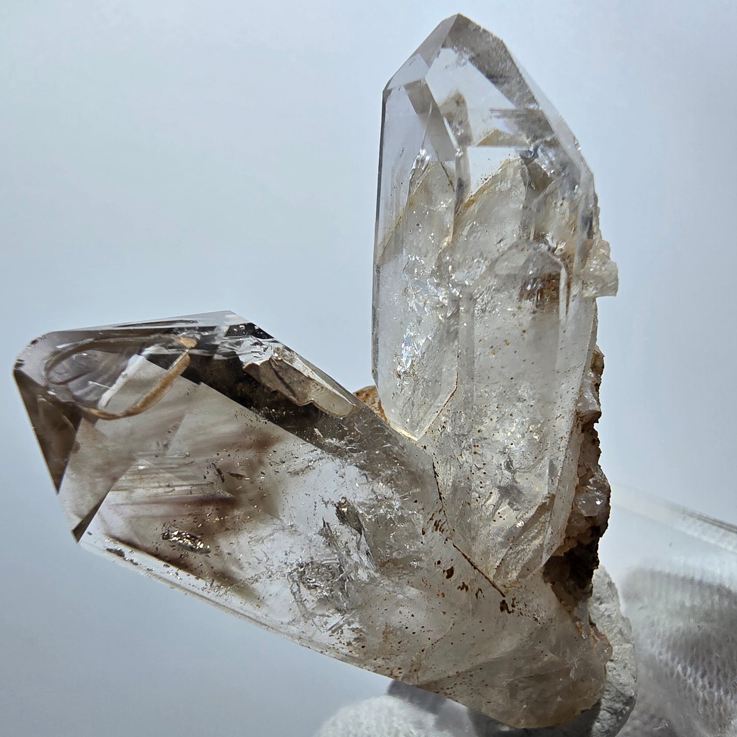 Enhydro Phantom Rauchquarz Zepter Stufe, 1x Blase Goboboseb, Namibia 46*36*19mm