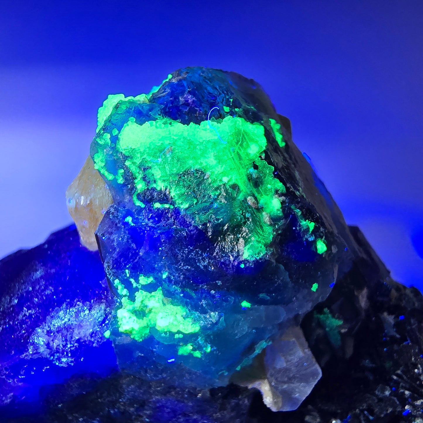 Fluorite fantôme hexagonale, hyalite, tourmaline Schörl, muscovite Erongo, Namibie 93*73*42mm