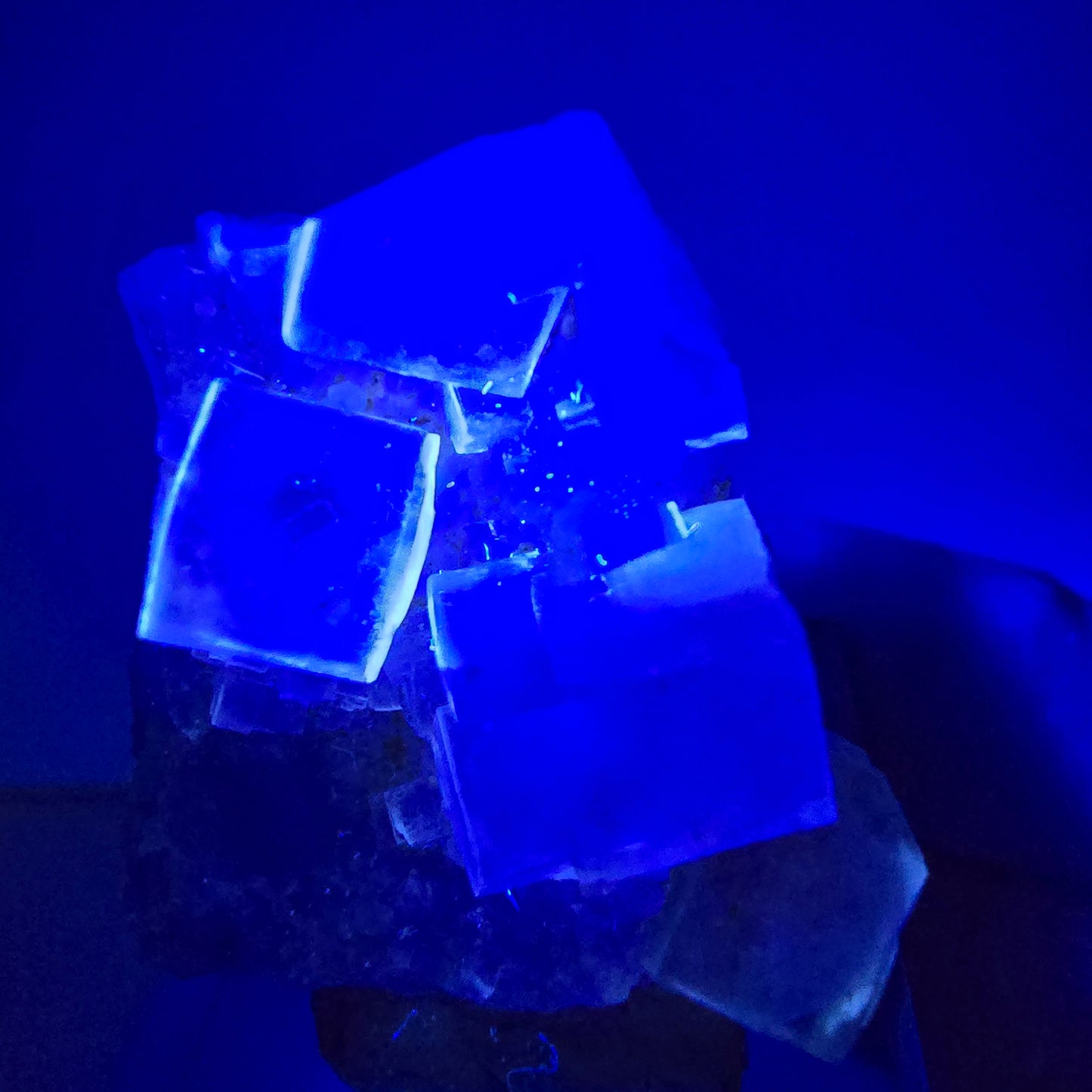 Seltene UV Phantom Fluorit Würfel, Quarz Stufe Brandberg, Namibia 34*29*12mm