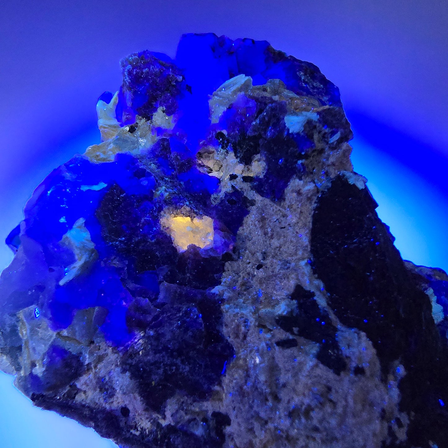 Fluorite fantôme Schörl, tourmaline, calcite, muscovite, stade Erongo, Namibie, 62 x 40 x 38 mm