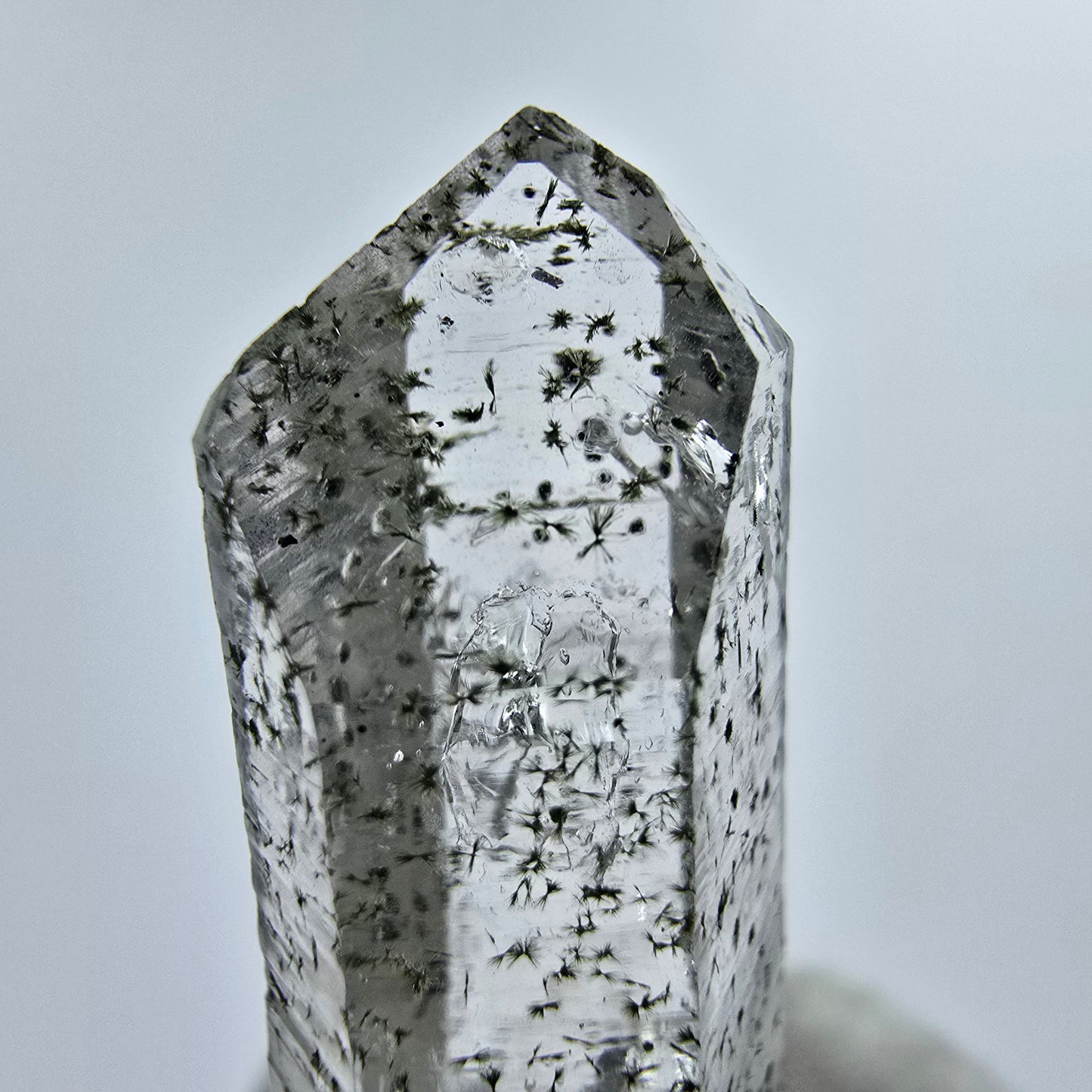 Quarz Kristall mit Hämatit und Epidot Streep Mine Goboboseb Namibia 44*14*10mm