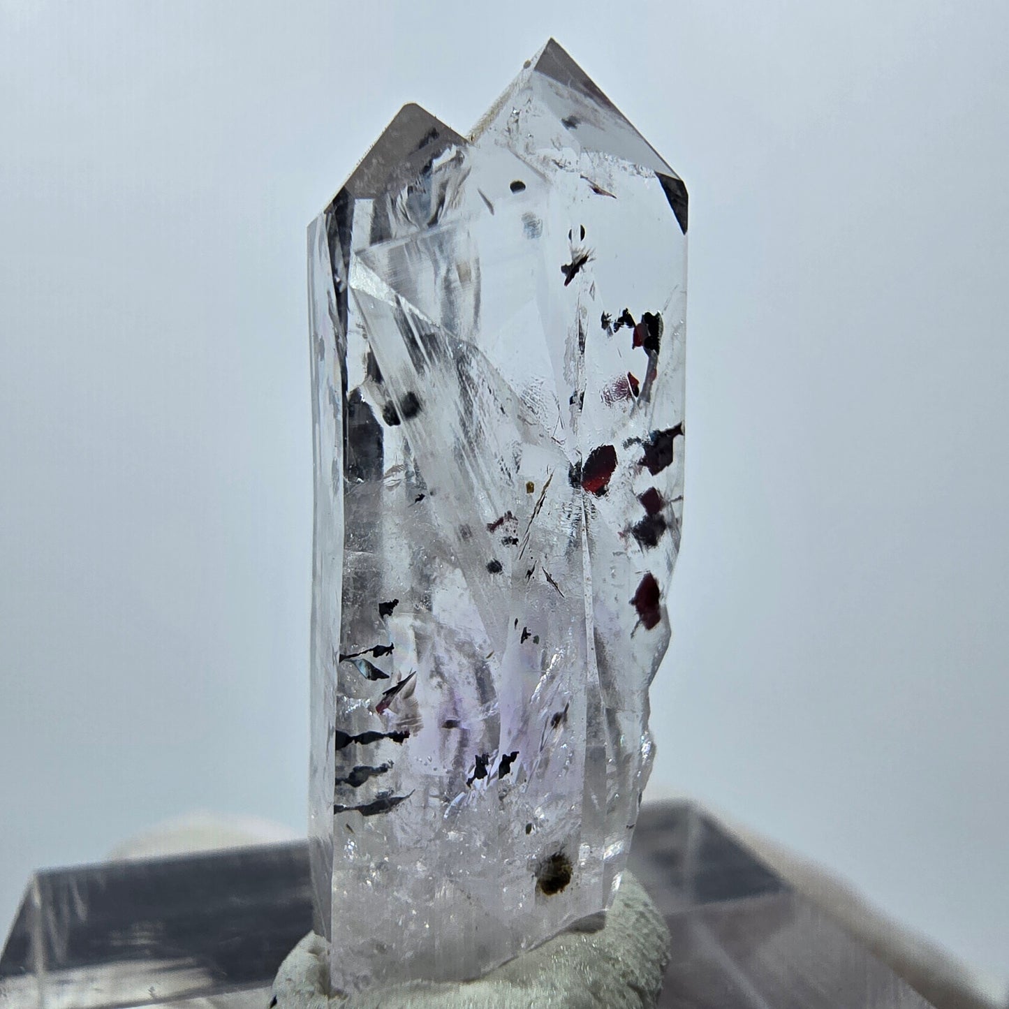 Quartz clair Harlequin Mine Point Streep, Goboboseb, Namibie 29 x 11 x 11 mm