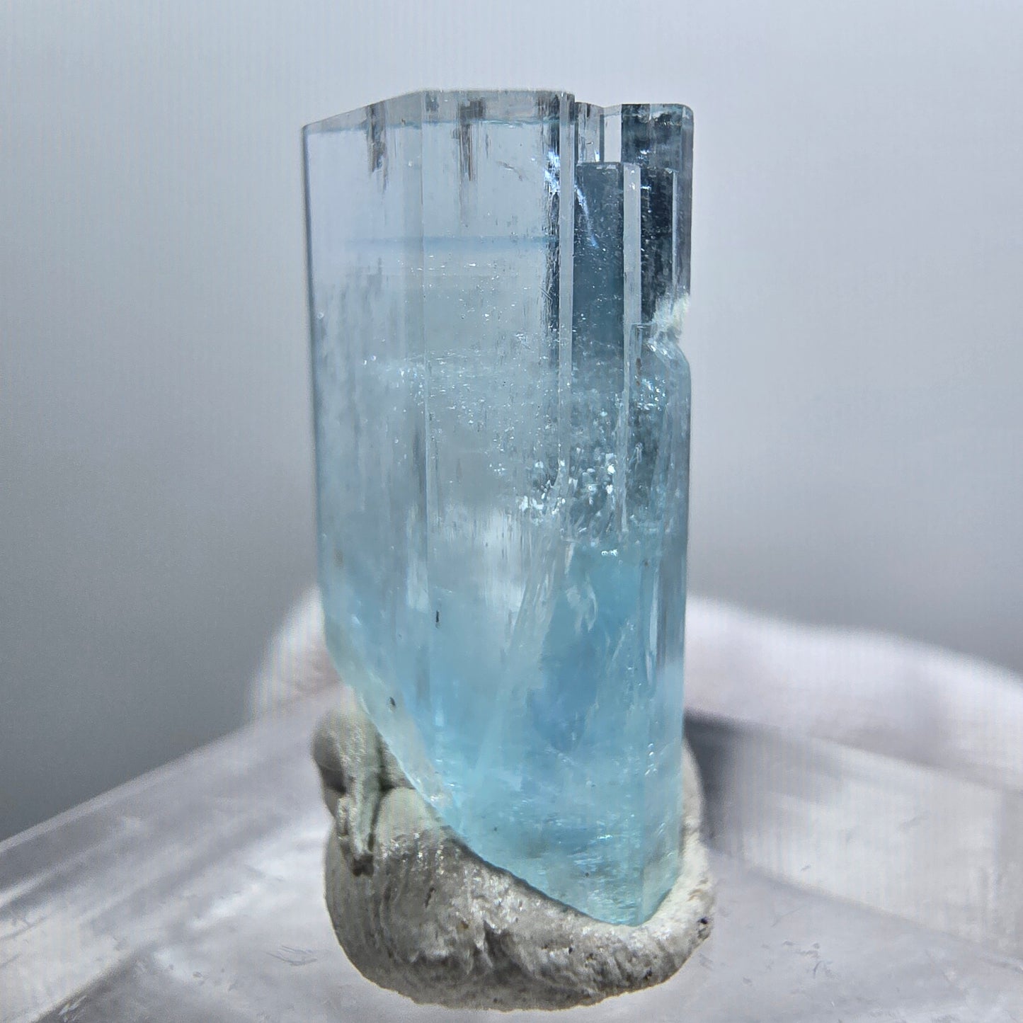 Cristal d'aigue-marine X clair rare Erongo, Namibie 21*11*7mm