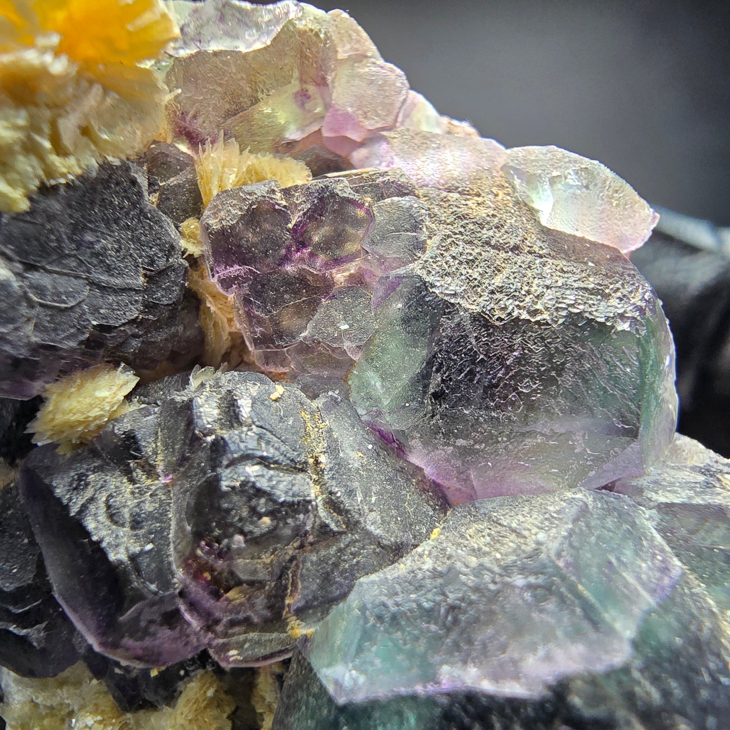 Phantom Fluorit grün lila braun, Muskovit Hyalit Stufe Erongo Namibia 66*57*51mm
