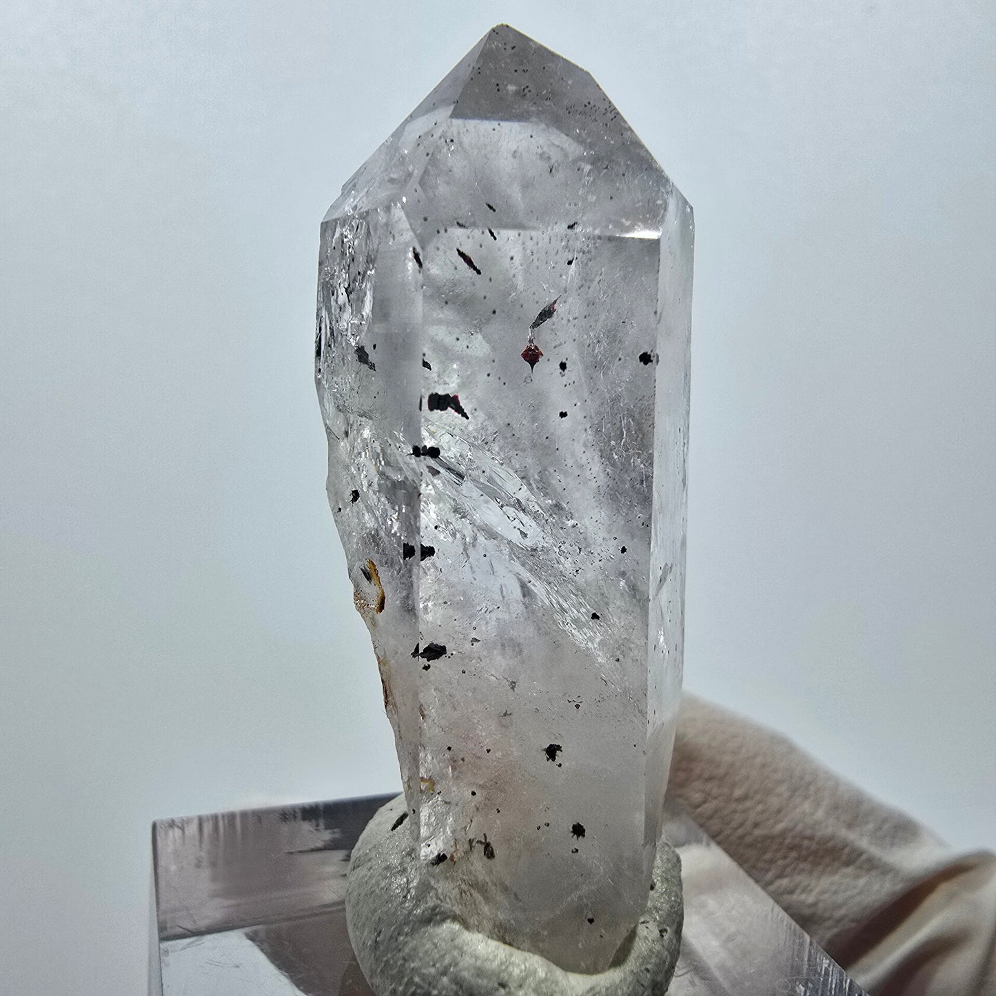 Quartz clair Harlequin Point Streep Mine, Goboboseb, Namibie 43 x 17 x 15 mm