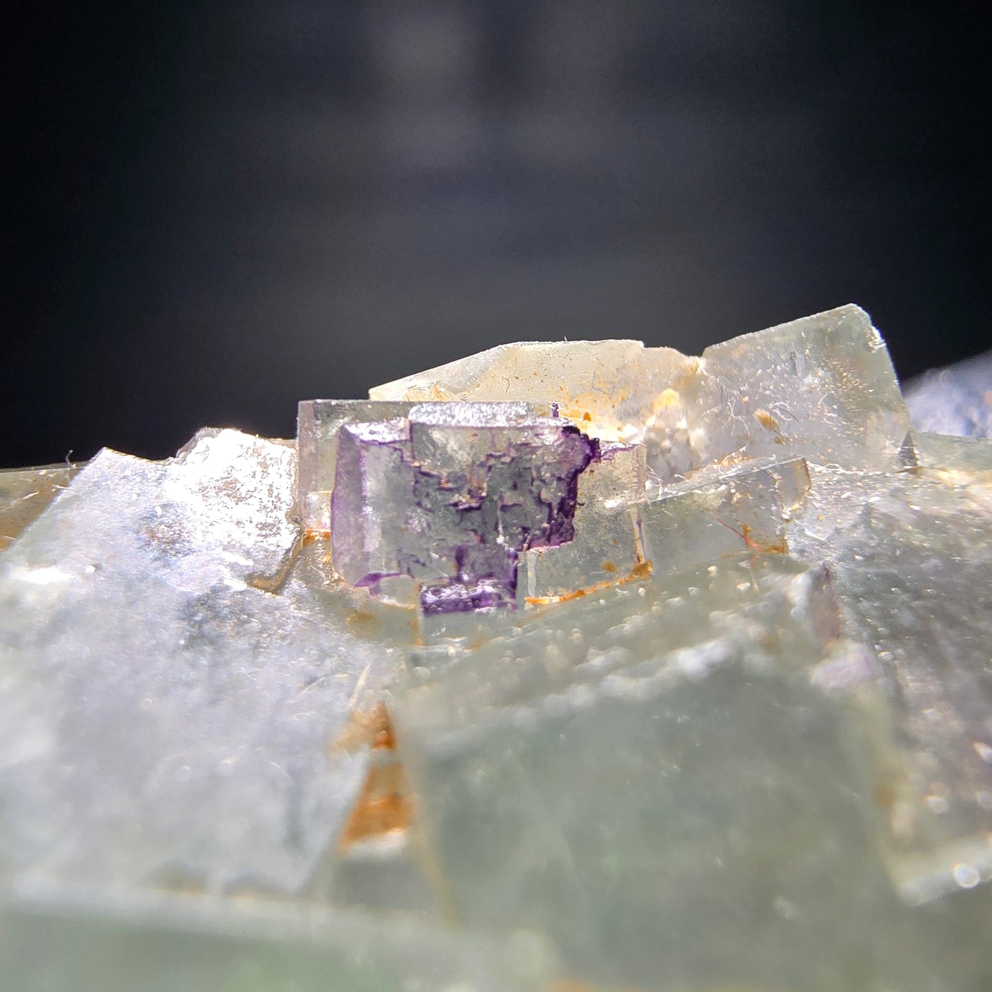 Zonare Phantom Fluorite cube niveau vert violet Okorusu, Namibie 62*27*22mm
