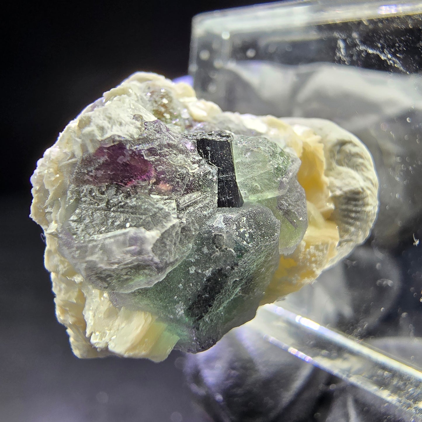 Phantom Fluorit, Schörl Turmalin, Muskovit Stufe 20*19*16mm aus Erongo, Namibia