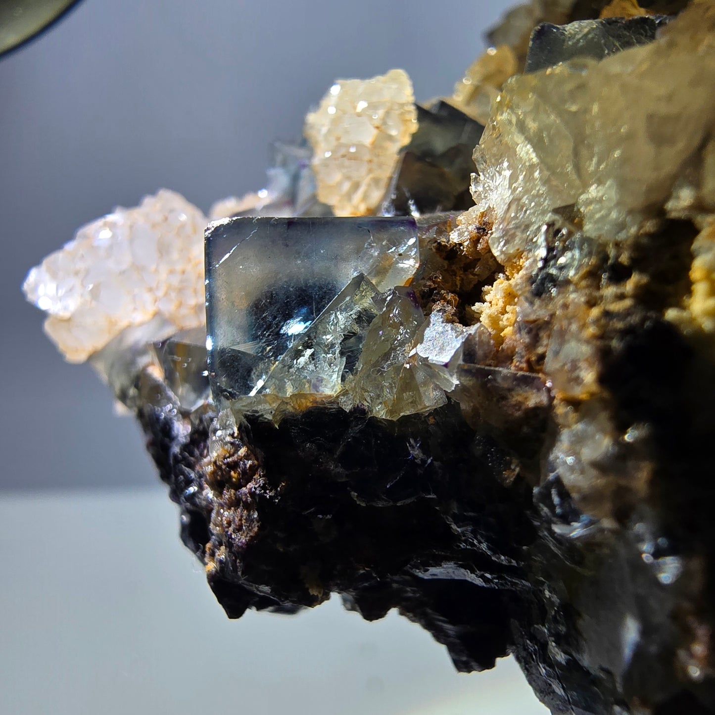 Grand cube de fluorite fantôme, spécimen de quartz bleu vert violet Okorusu, Namibie 95 x 68 x 58 mm