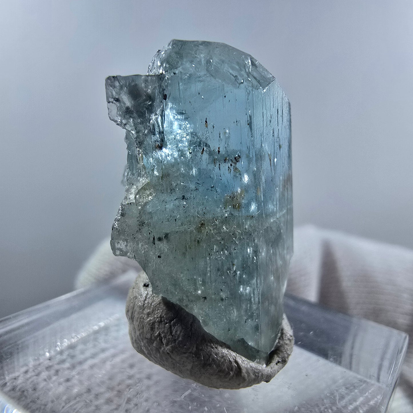 Cristal d'aigue-marine X clair rare Erongo, Namibie 24*15*12mm