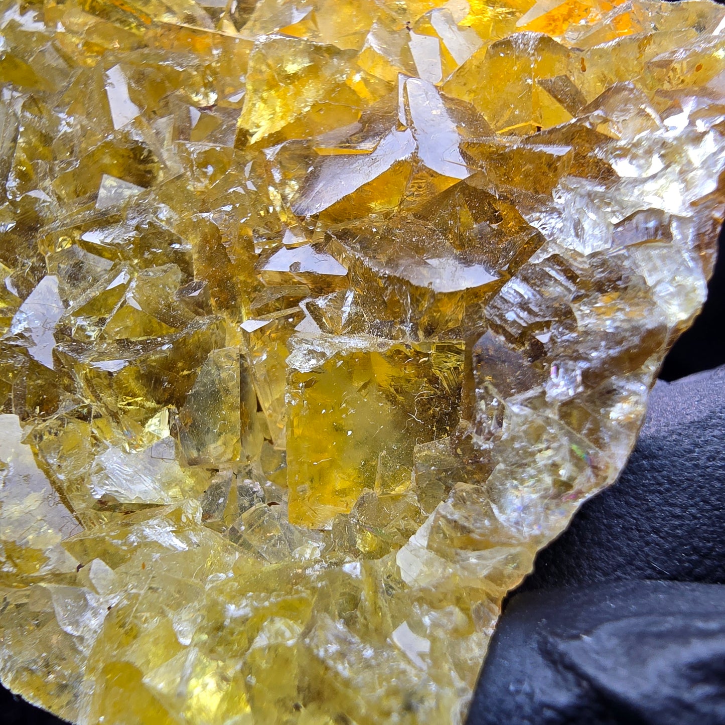 Klare Honey Pocket Fluorit Würfel Stufe gelb Okorusu Namibia 56*50*10mm Sammlung