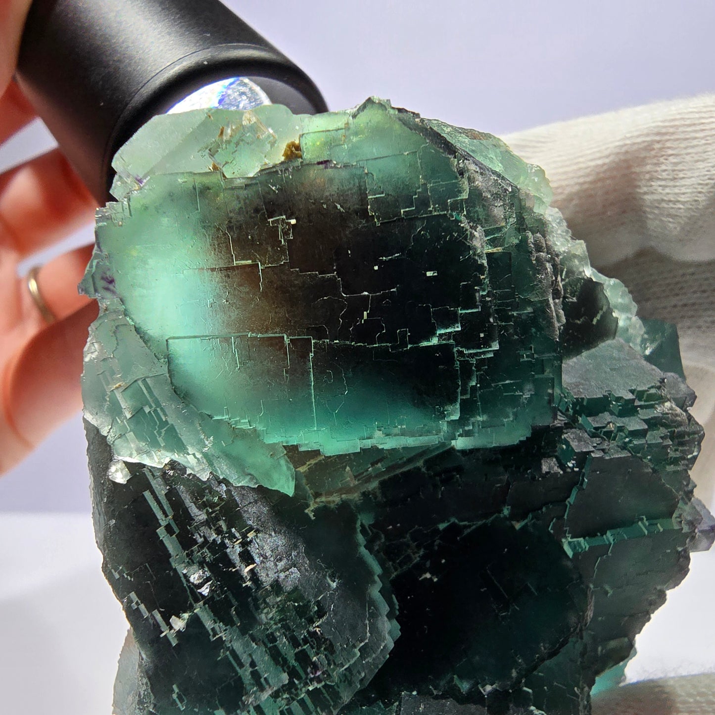 Grand cube de fluorite fantôme vert étagé Okorusu Namibie 100 x 68 x 42 mm