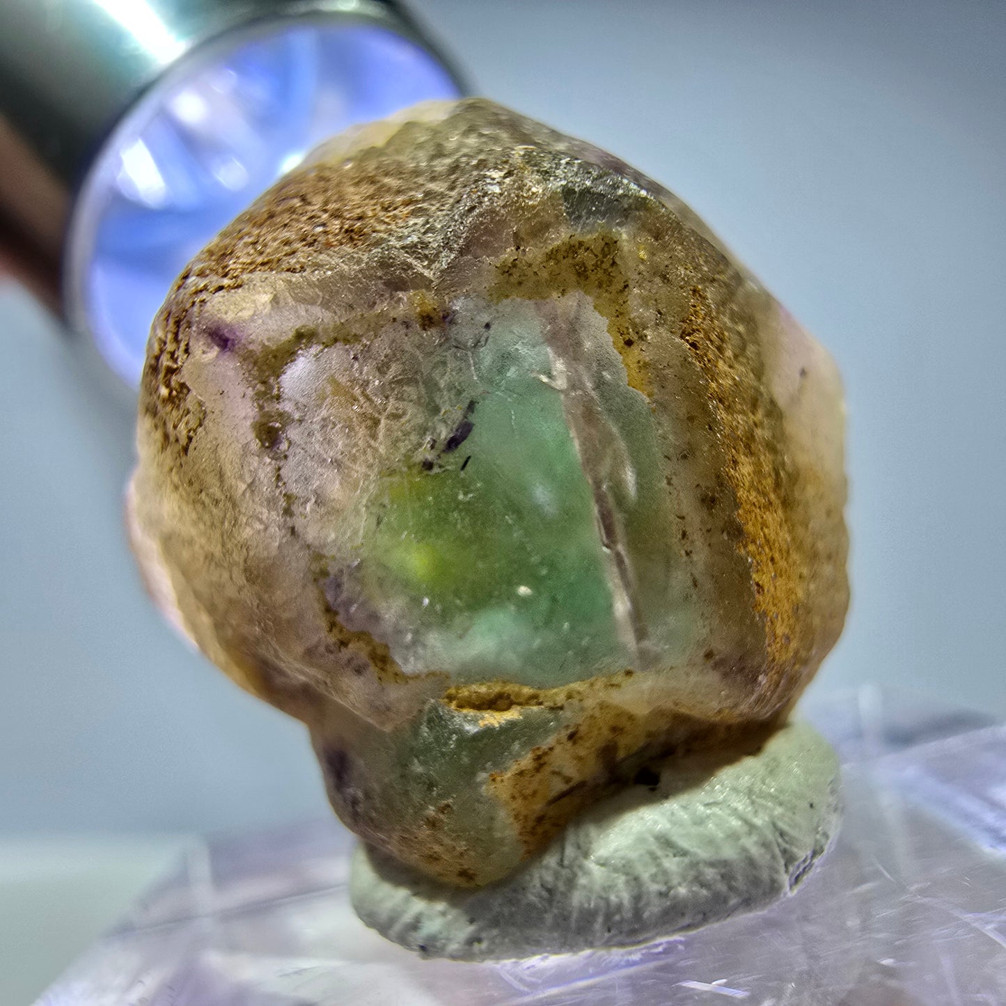 Cube de fluorite fantôme, zonal, spécimen de muscovite, Erongo, Namibie, 20 x 18 x 14 mm