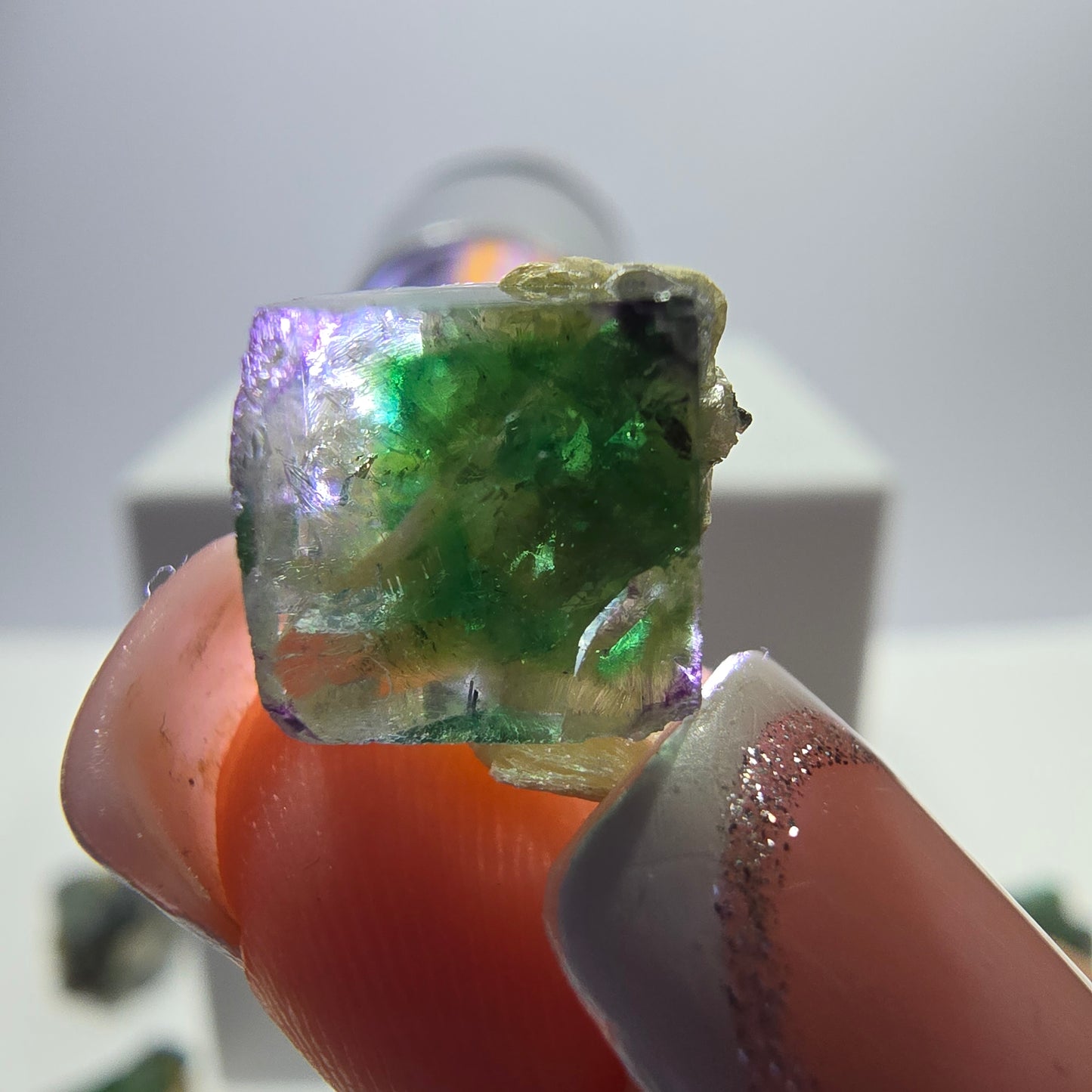 Lot de 16 marches en fluorite fantôme, hyalite, tourmaline Schörl, muscovite, Erongo, Namibie