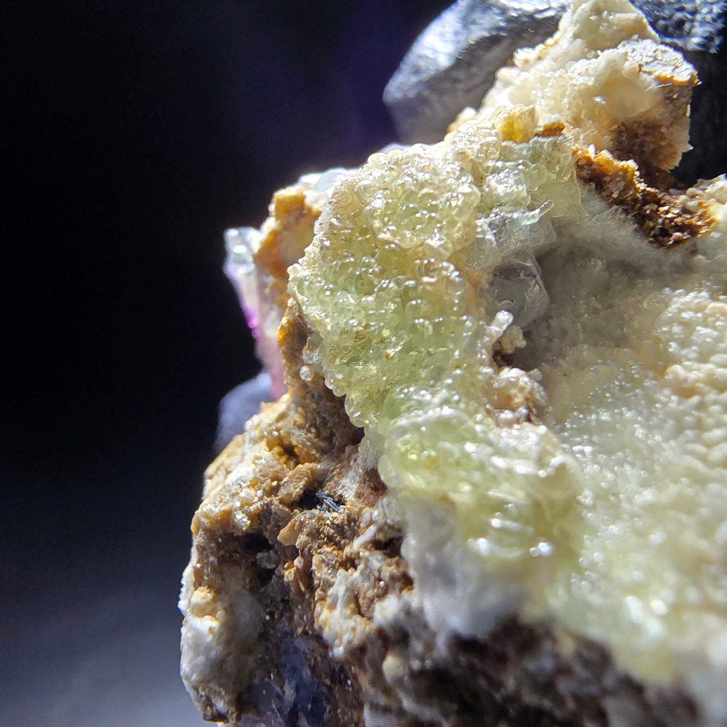 Zonare Fluorit, Muskovit, Hyalit, Orthoklas Stufe Erongo Namibia 58*31*21mm