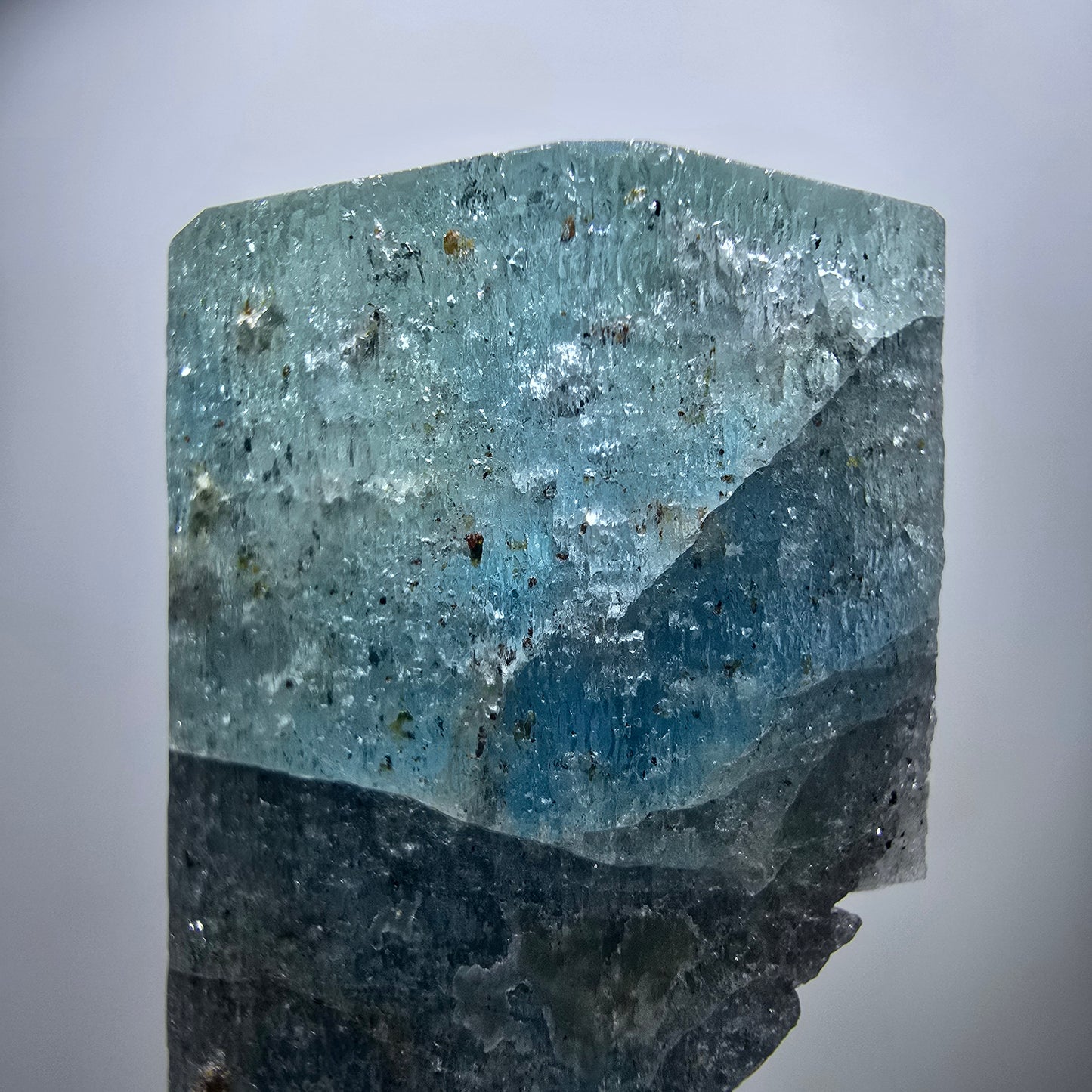 Seltener Aquamarin X mit Hyalit Einschlüssen Erongo, Namibia 42*28*19mm
