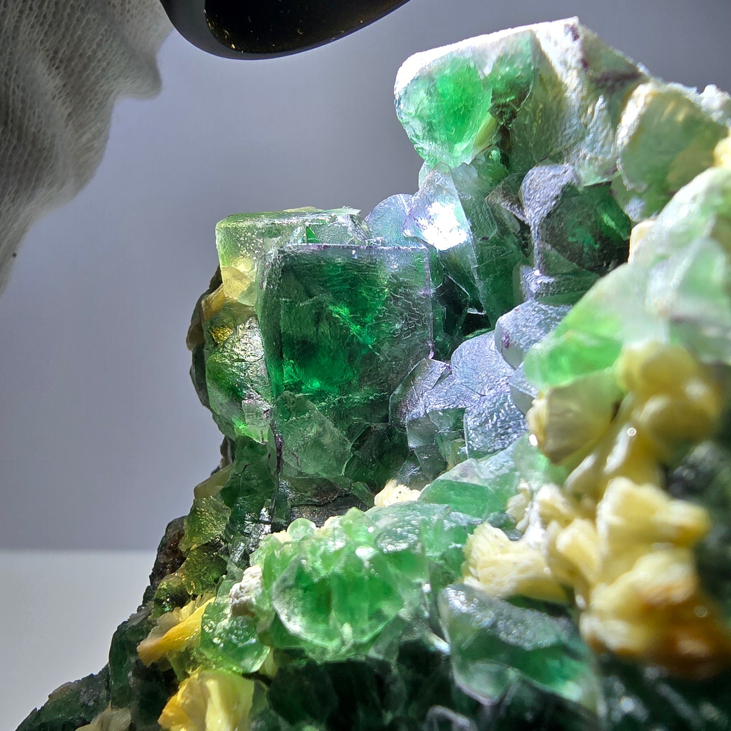 Fluorite fantôme XL, muscovite, hyalite, quartz fumé, tourmaline Schörl, Erongo, Namibie, 134 x 100 x 77 mm