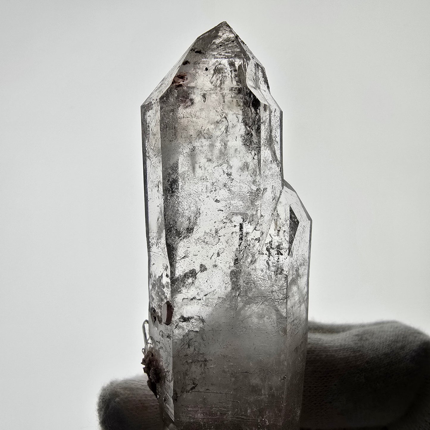 Sceptre de poche Enhydro Skeleton Smoky Quartz DT Valentine Goboboseb Namibie 112*26*18mm